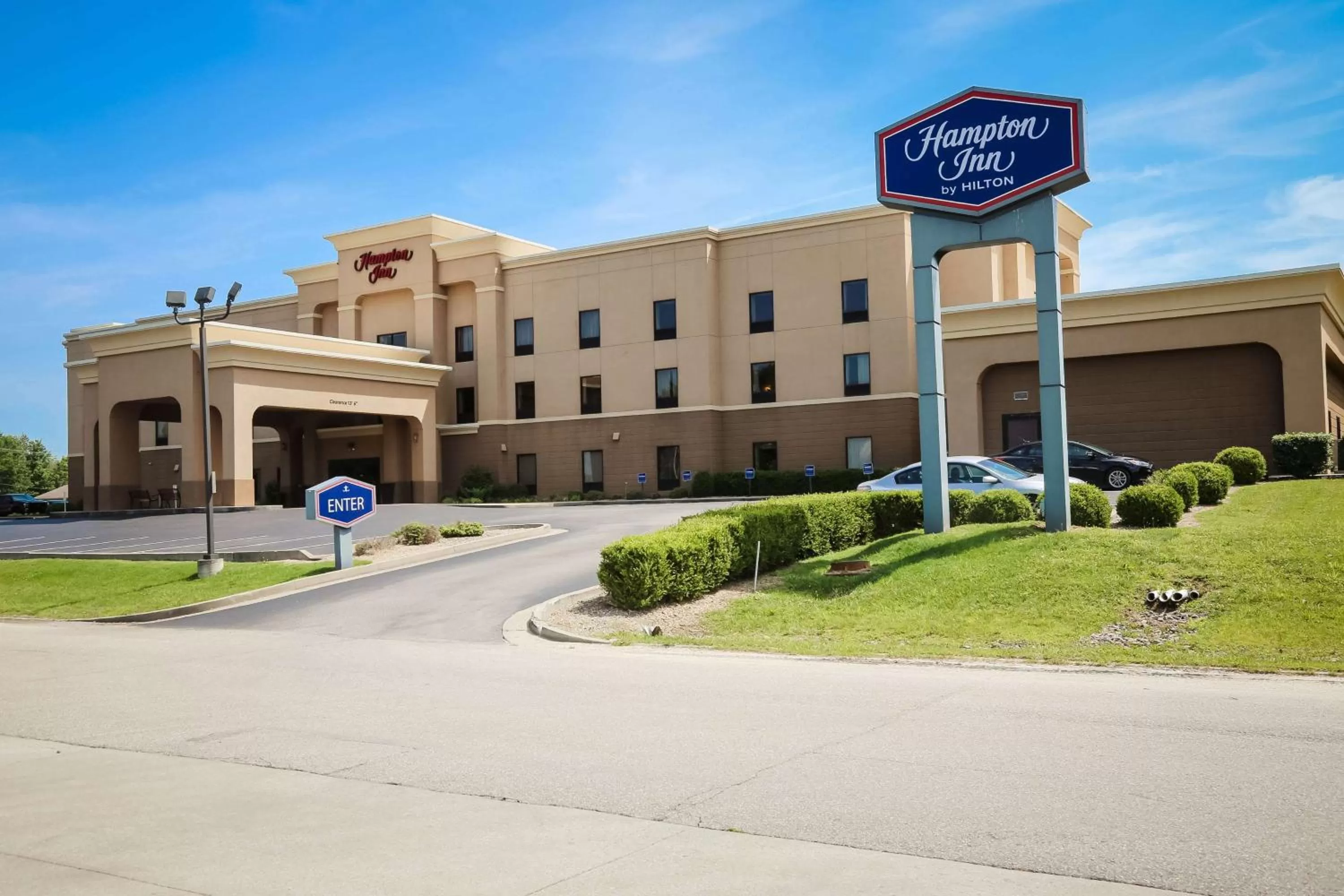Property building in Hampton Inn Morehead