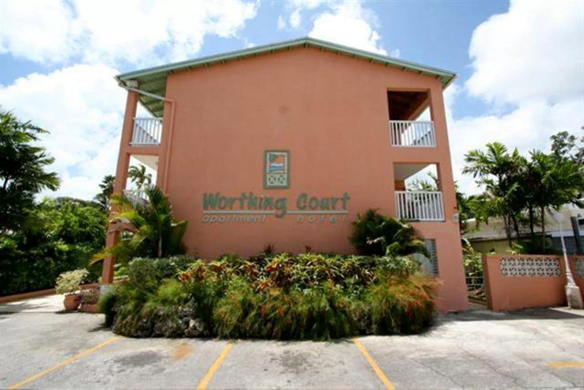 Facade/entrance in Worthing Court Apartment Hotel