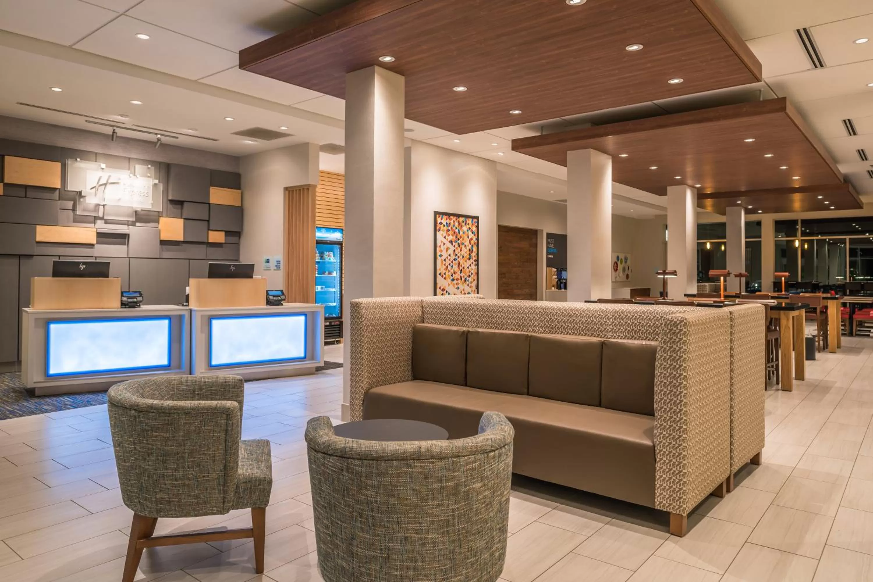 Lobby or reception in Holiday Inn Express & Suites Farmville by IHG