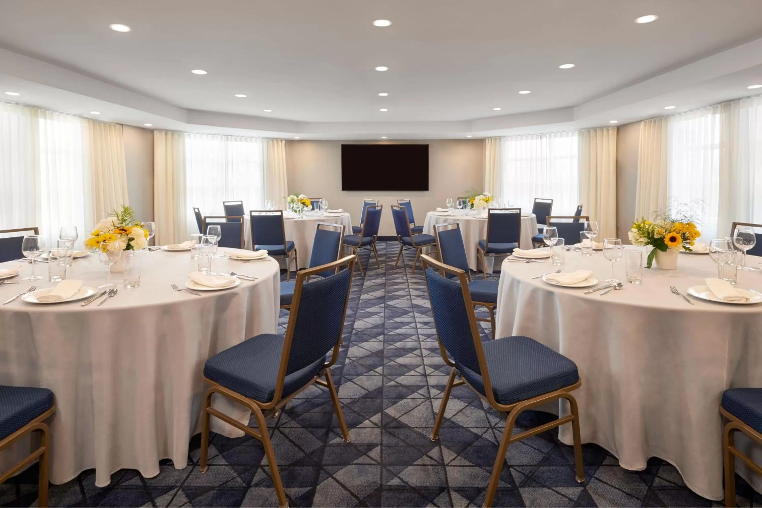 Meeting/conference room in Courtyard by Marriott Kitchener