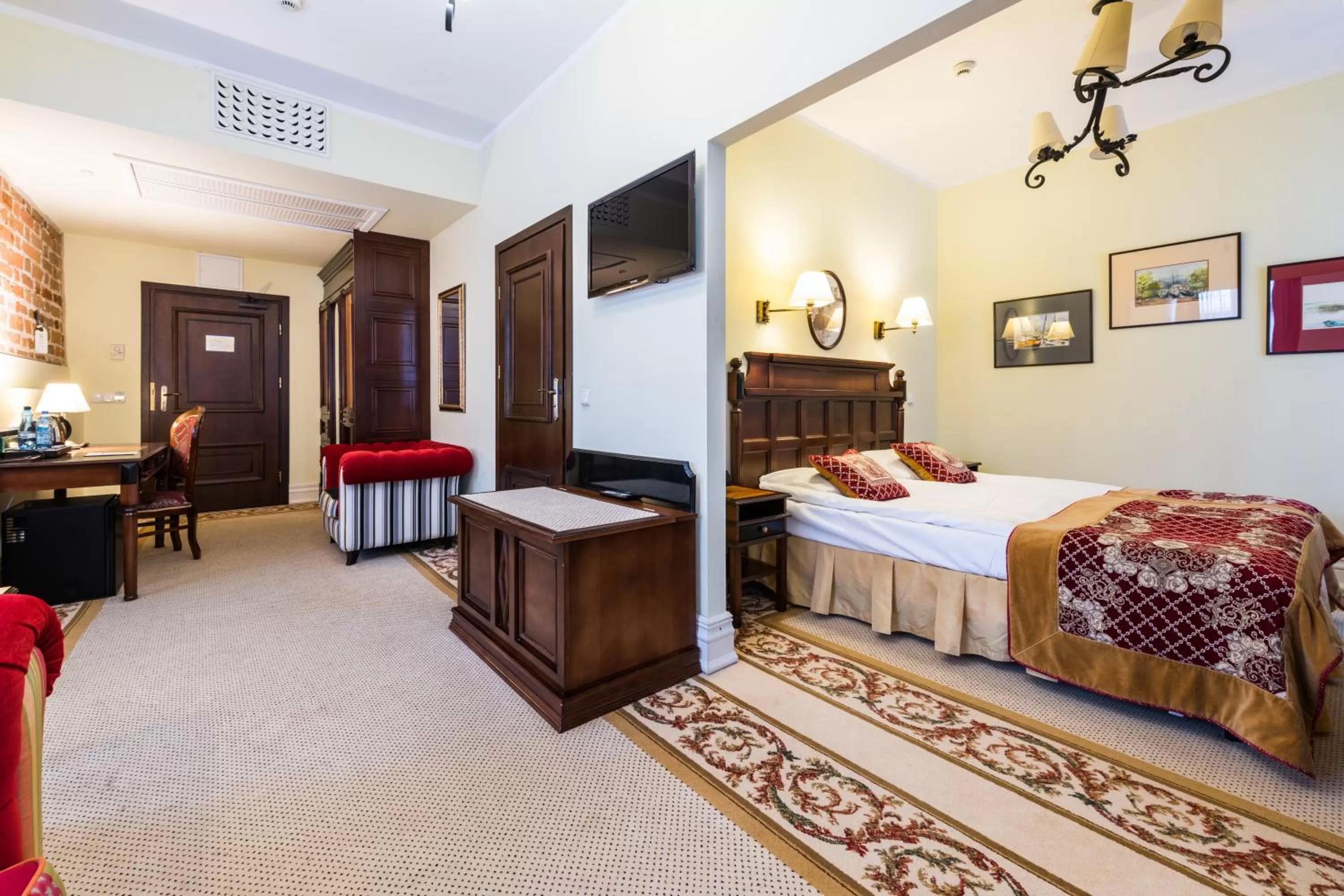 Bed in Hotel St. Bruno