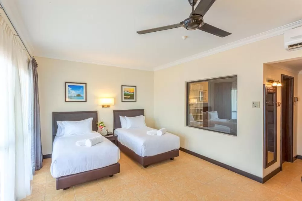 Photo of the whole room, Bed in Camar Resort Langkawi