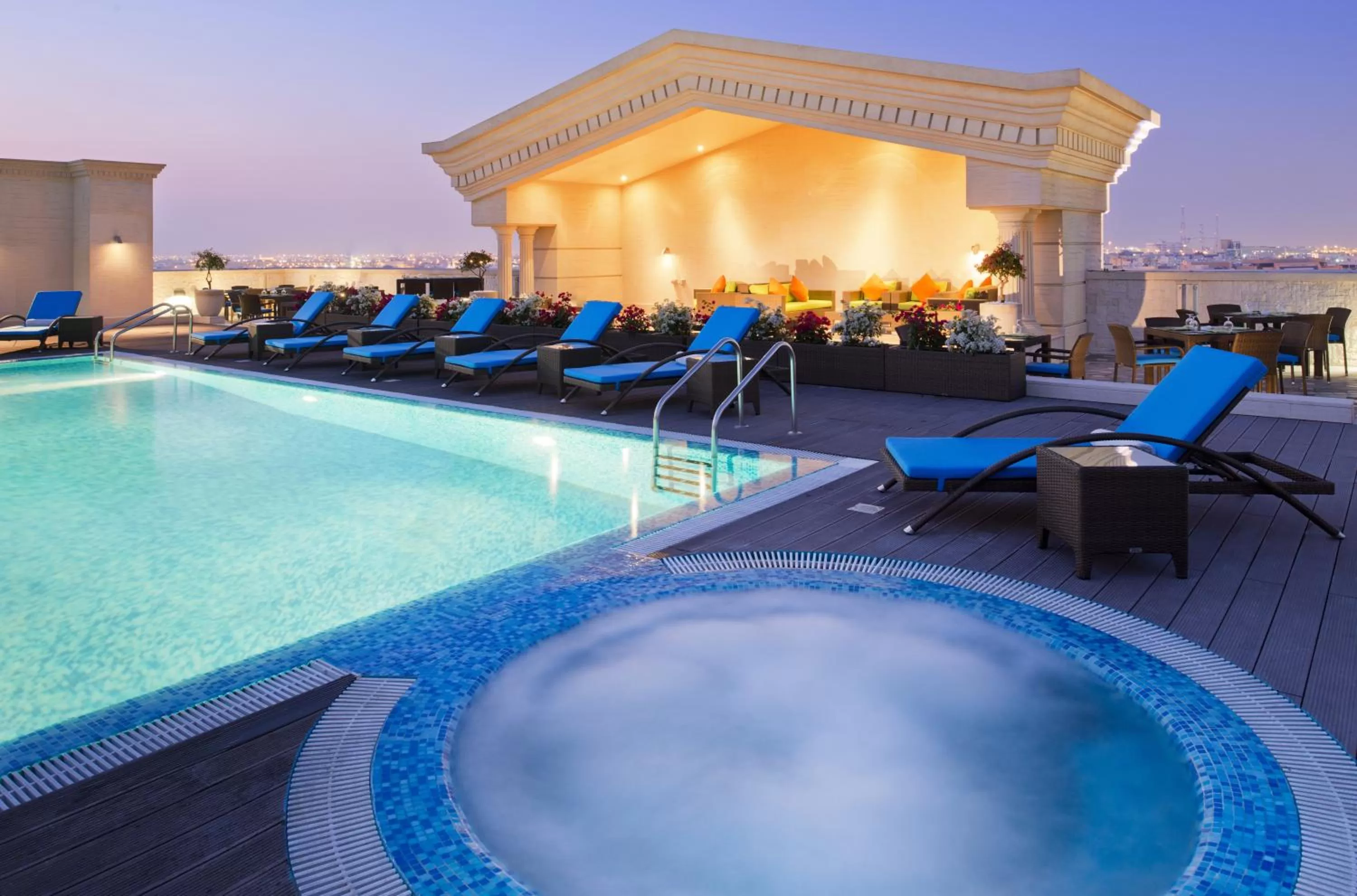 Swimming pool in Warwick Doha