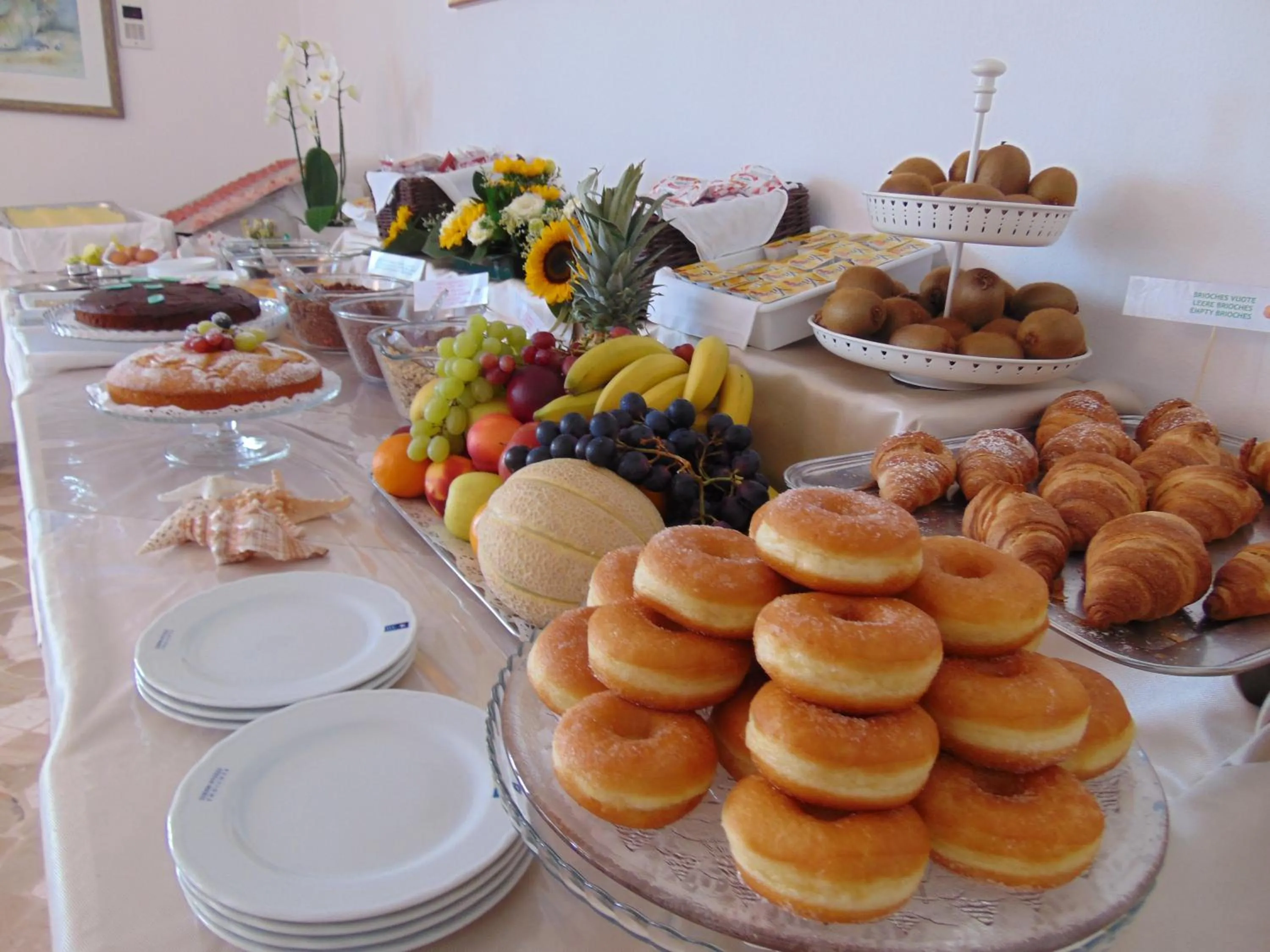 Buffet breakfast in Hotel Stella Maris