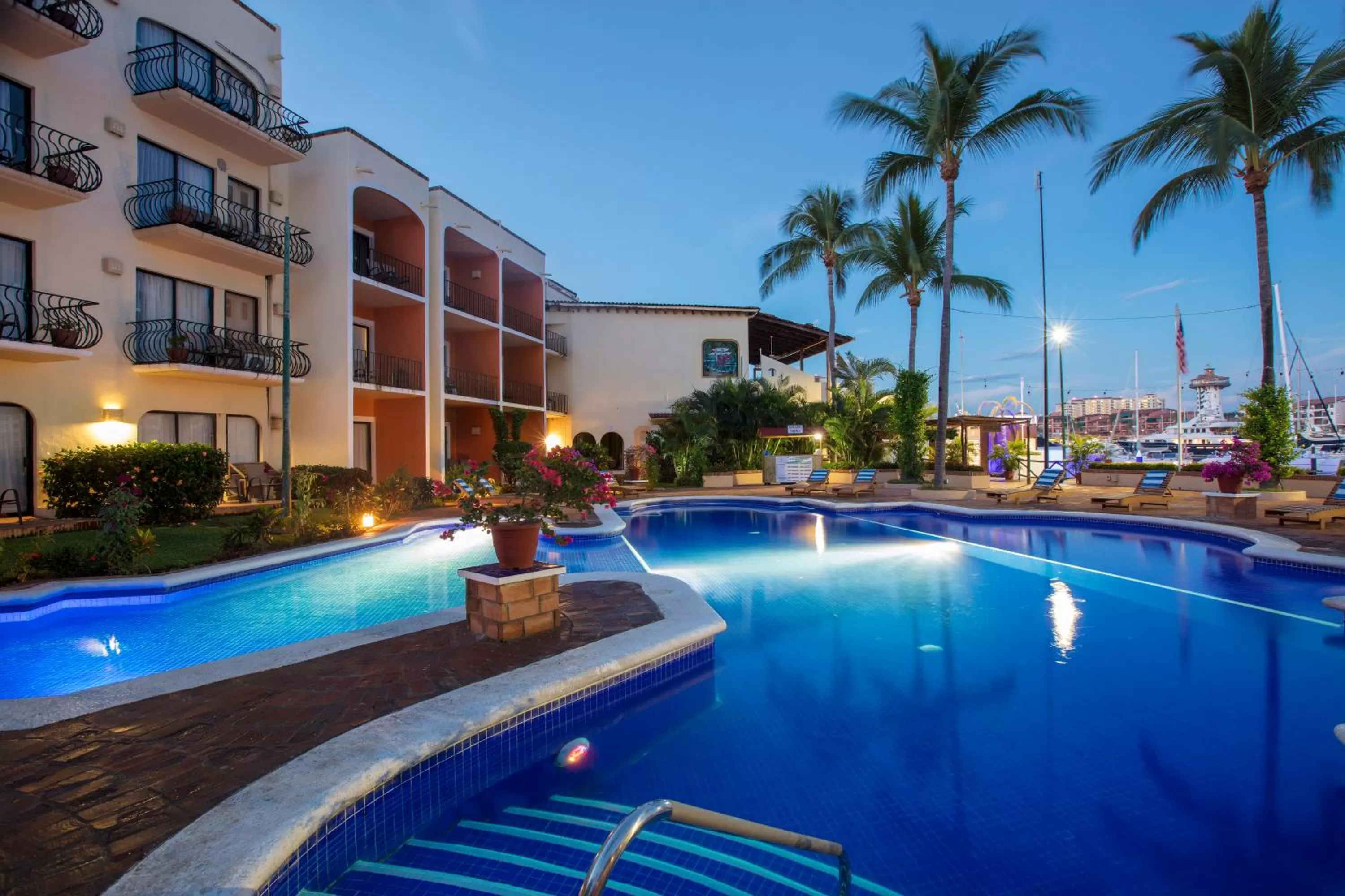 Swimming pool in Flamingo Vallarta Hotel & Marina