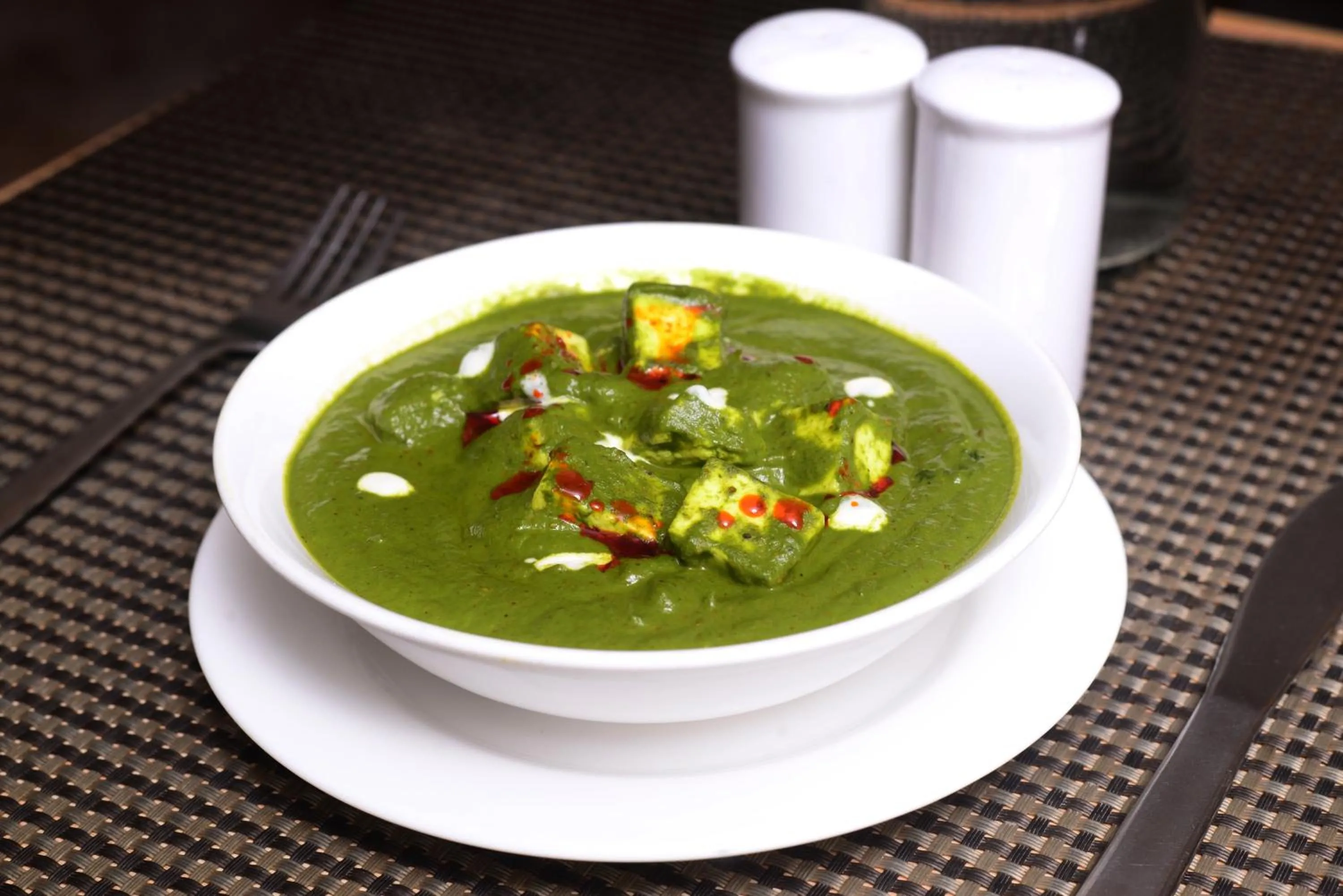 Food and drinks in The Hawaii Comforts Panjim Donapaula