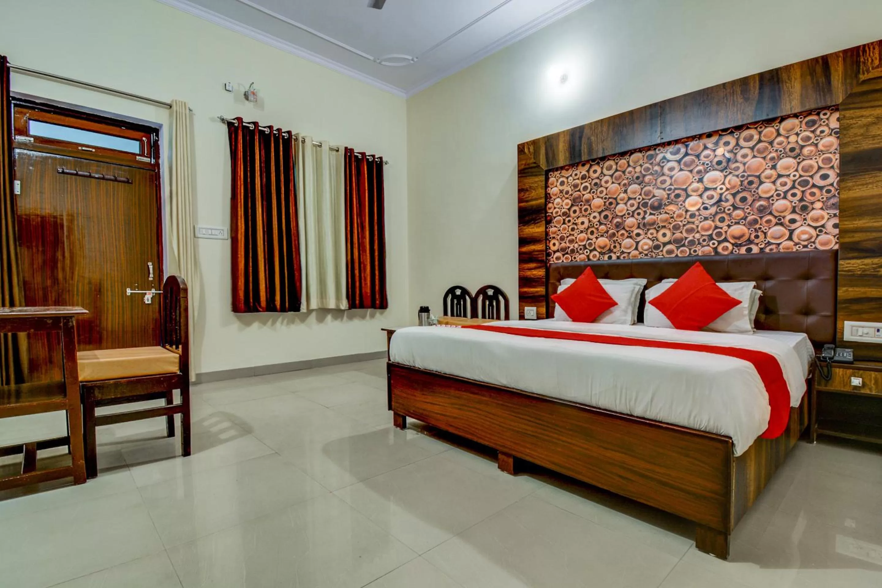 Bed in Hotel Saif Ranthambhore