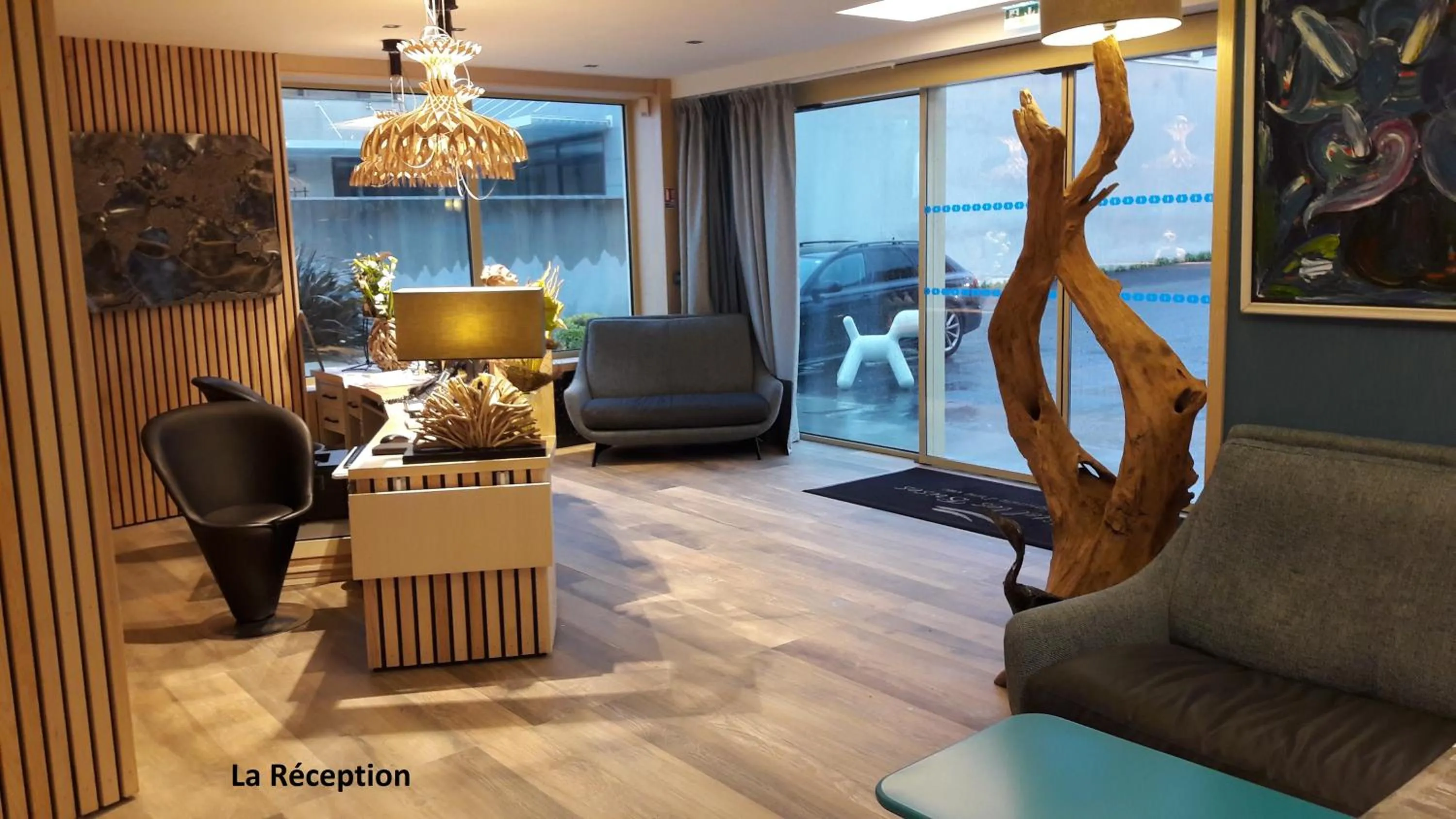 Lobby or reception in Hôtel Les Brises