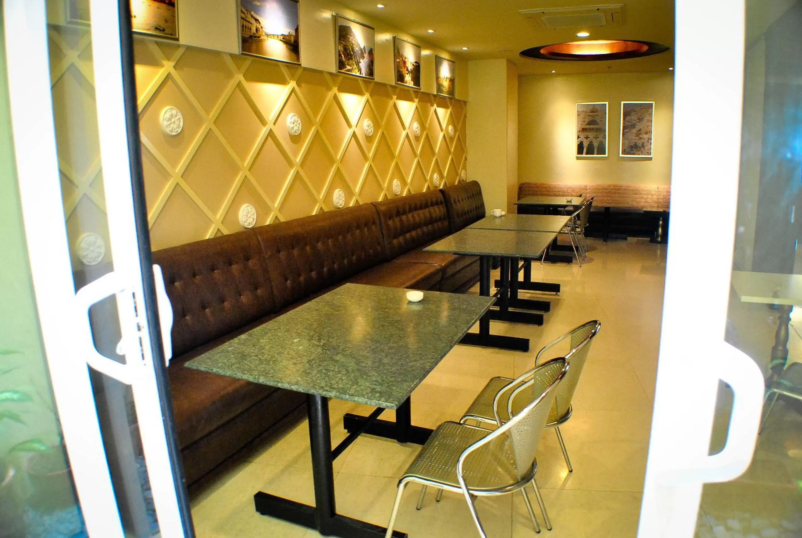 Lounge or bar in Hotel Elizabeth Cebu