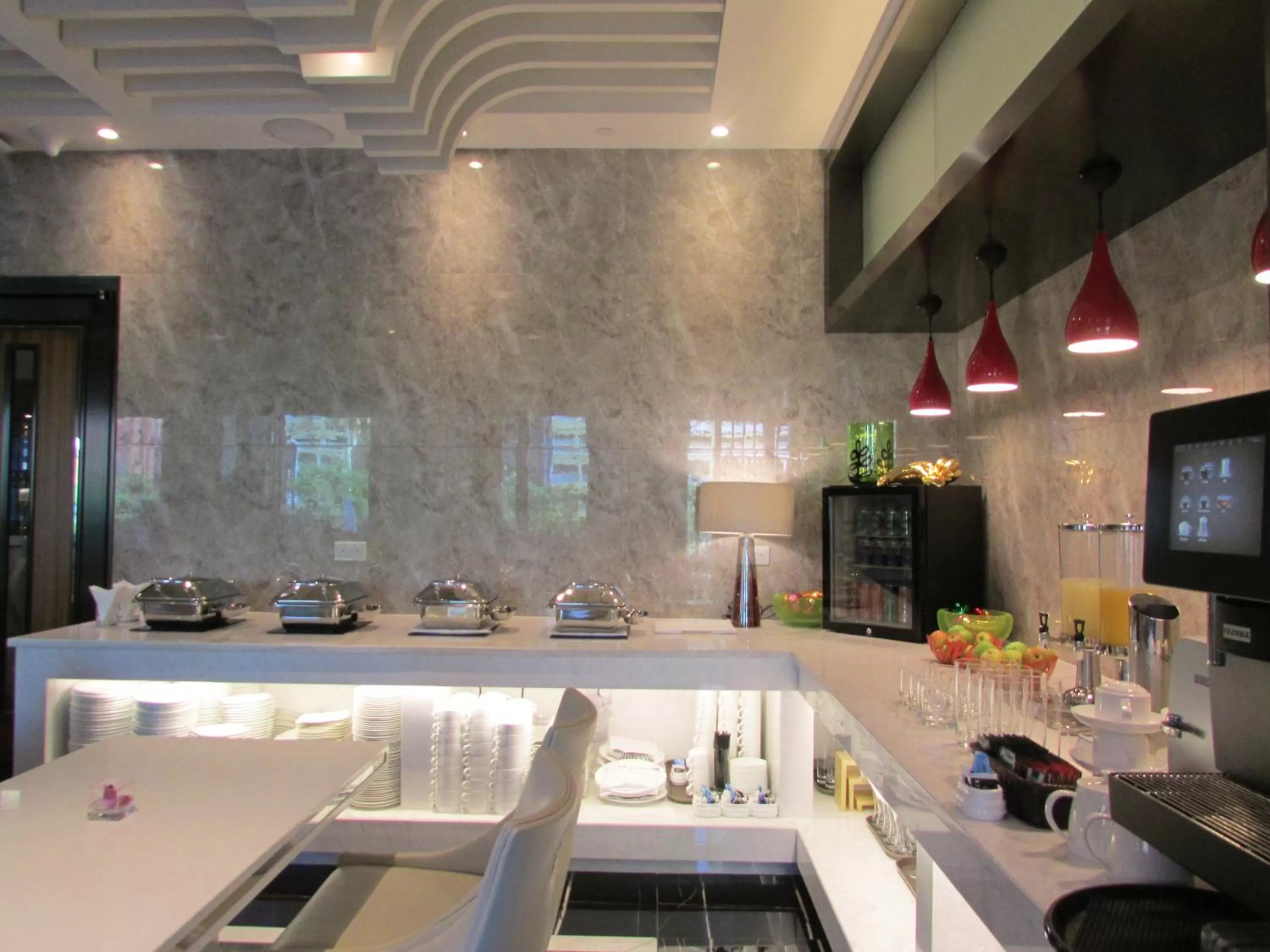 Lounge or bar in Mercure Singapore Bugis