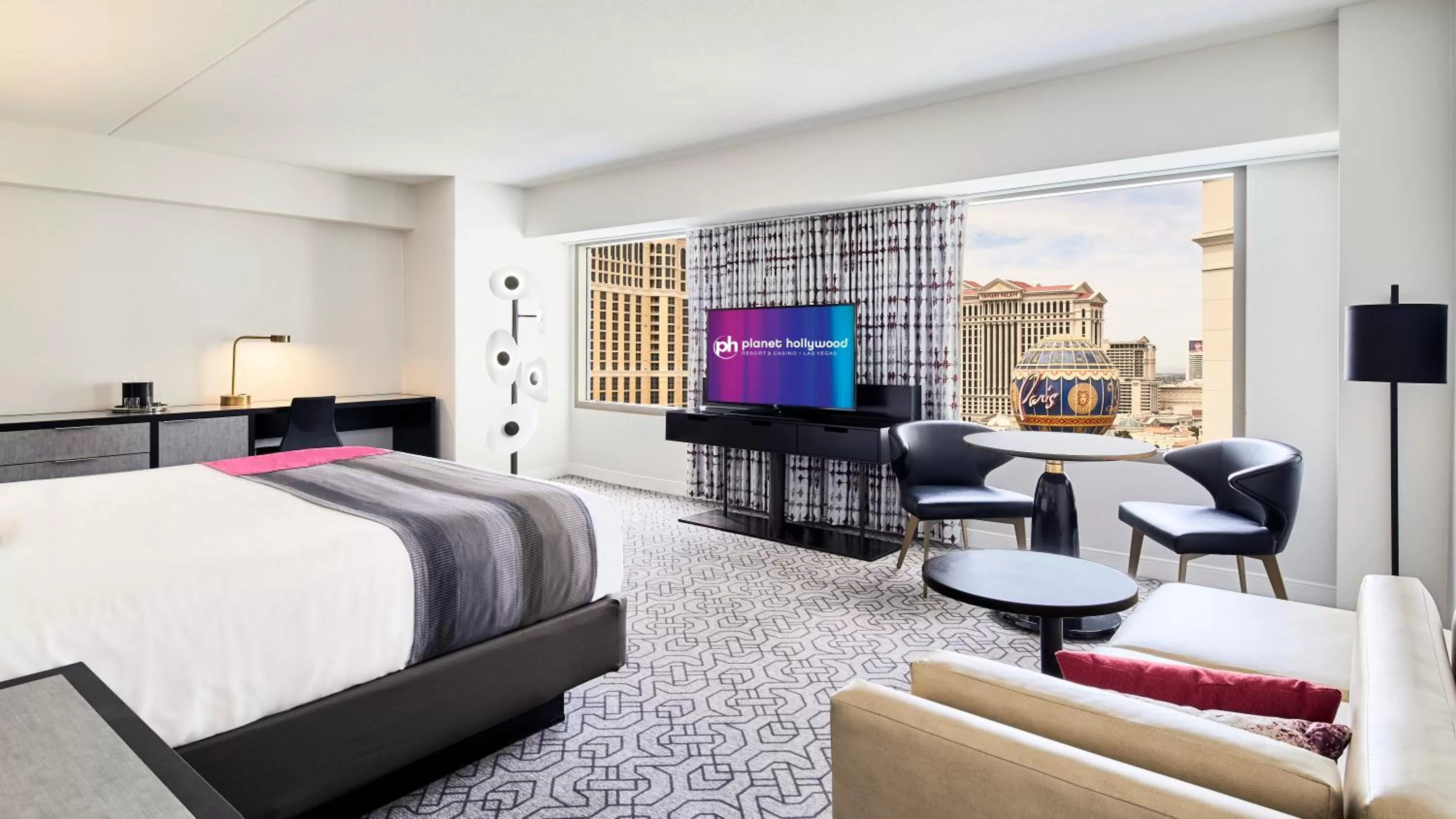Bedroom, Bed in Planet Hollywood Resort & Casino