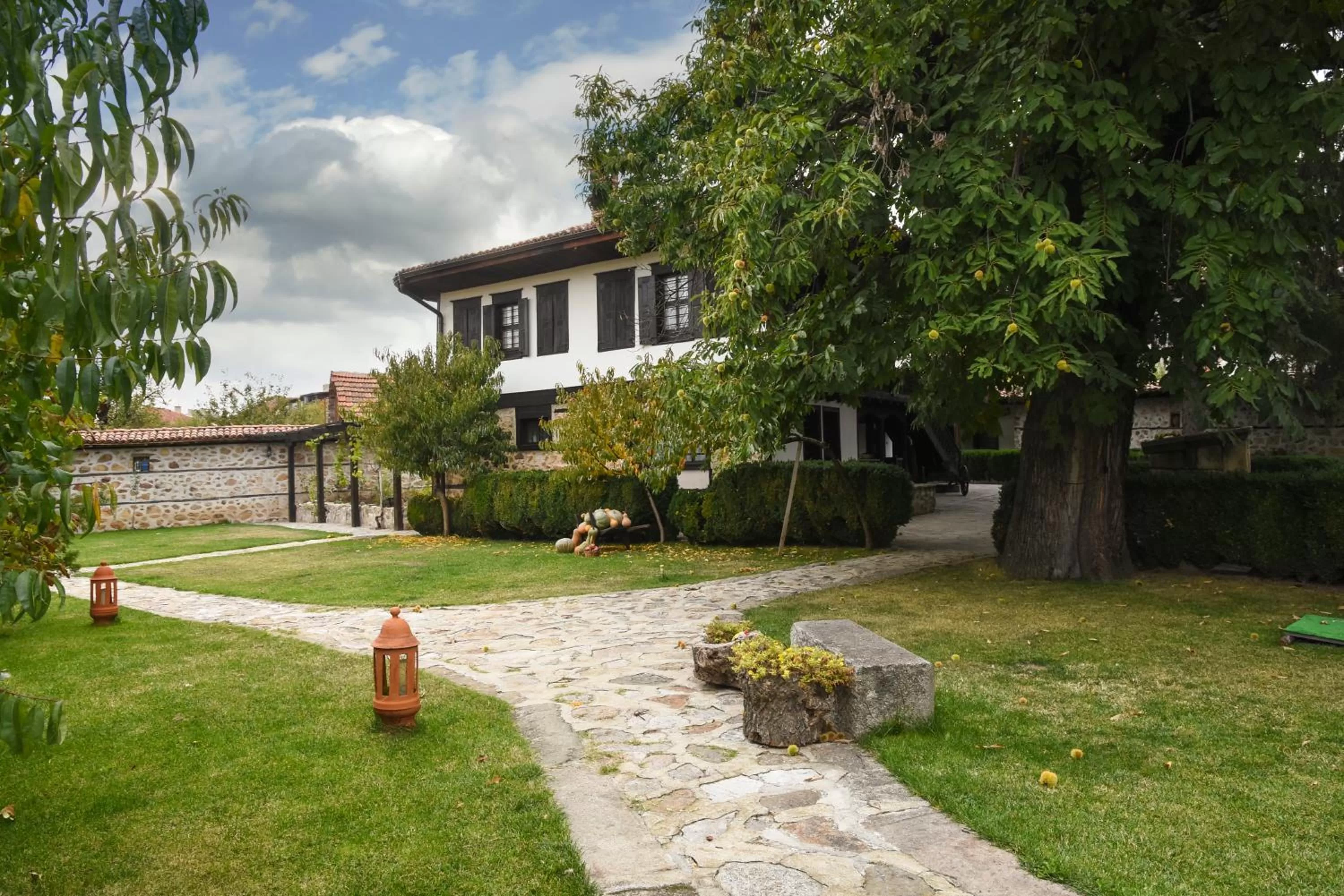 Djudjeva Kyshta Hotel