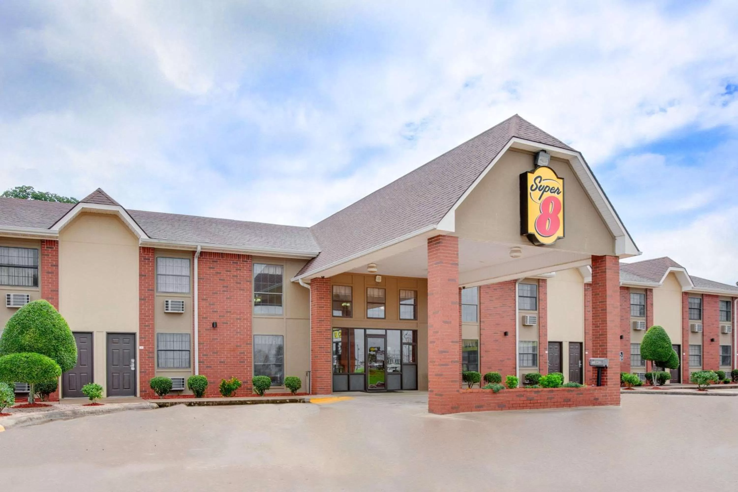 Property building in Super 8 by Wyndham Morrilton
