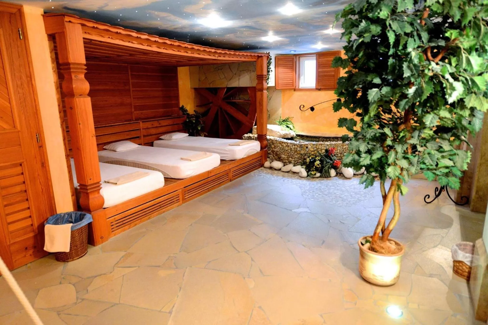 Area and facilities, Bed in Villa Medici Hotel & Restaurant