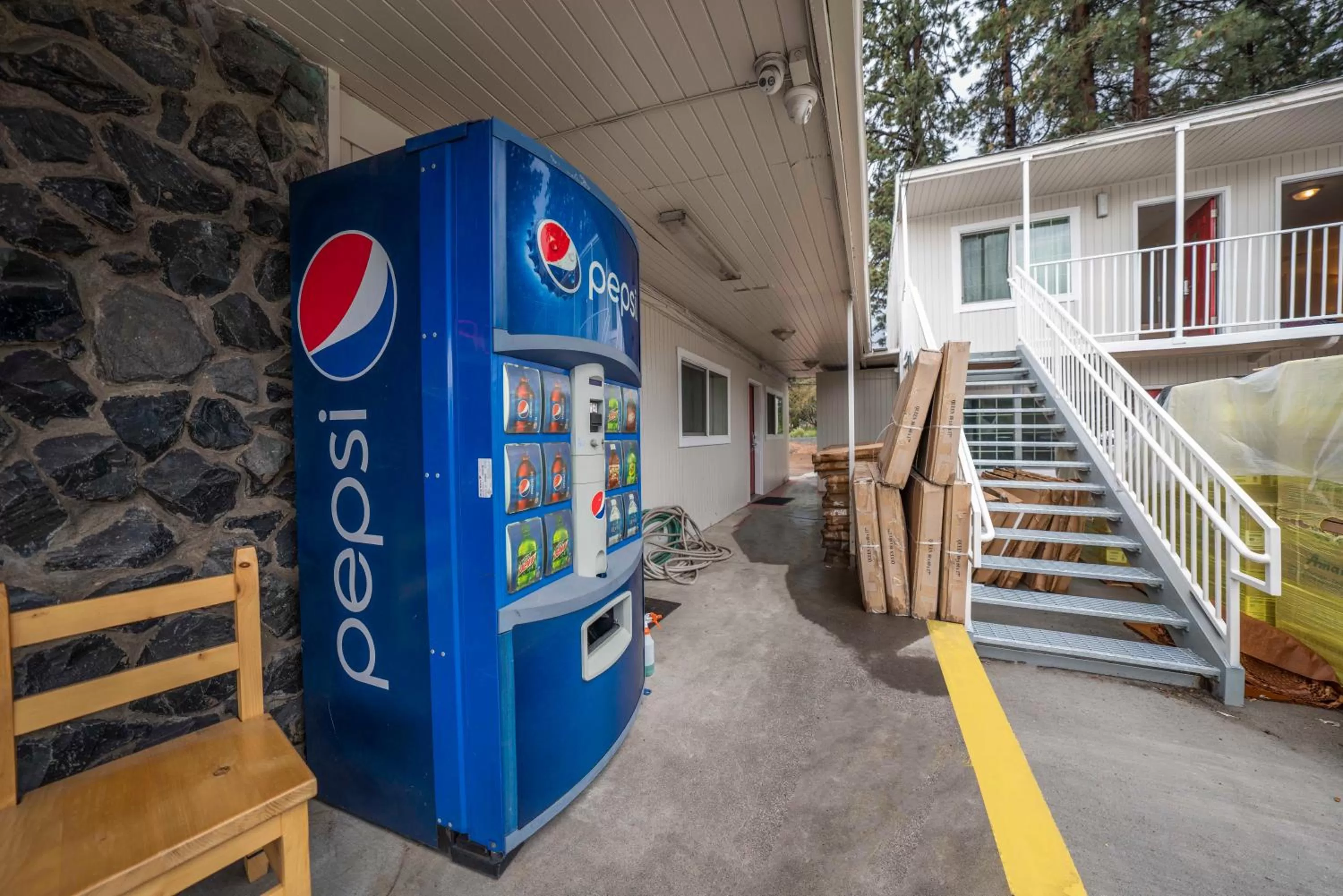 vending machine in Budget Inn Bend