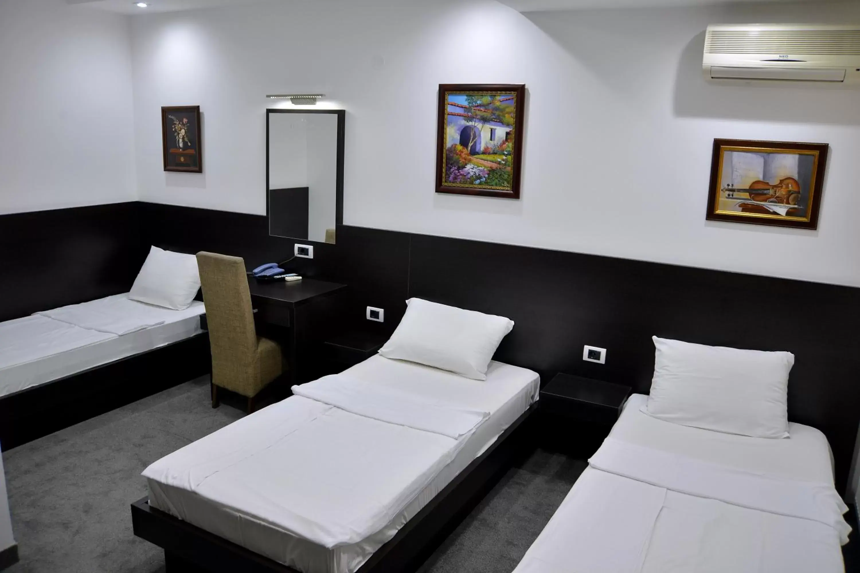 Triple Room - single occupancy in Hotel Golf Triple Room - single occupancy in Hotel Golf