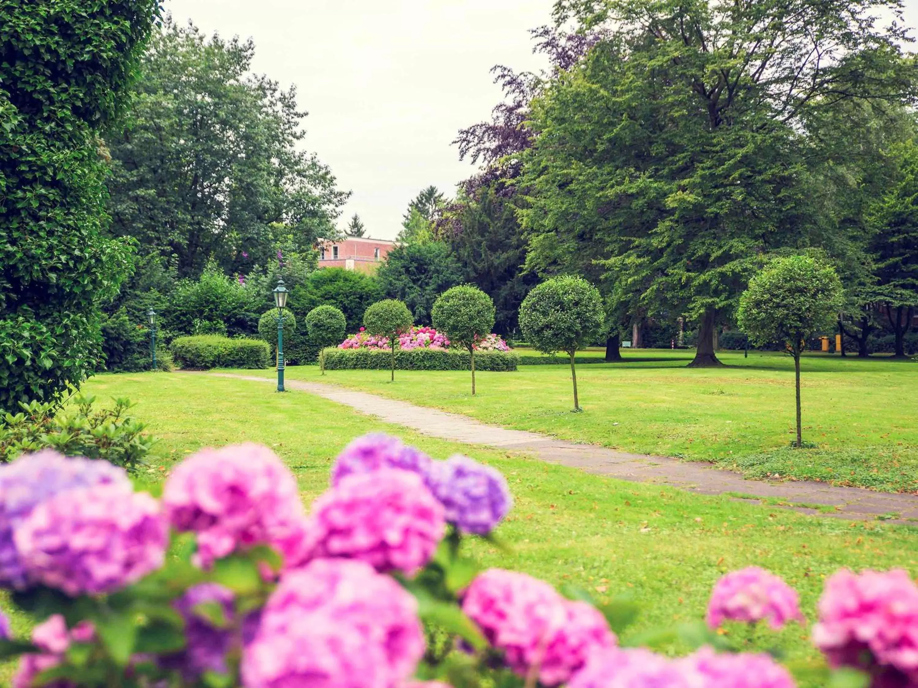 Restaurant/places to eat in Hotel Krefelder Hof