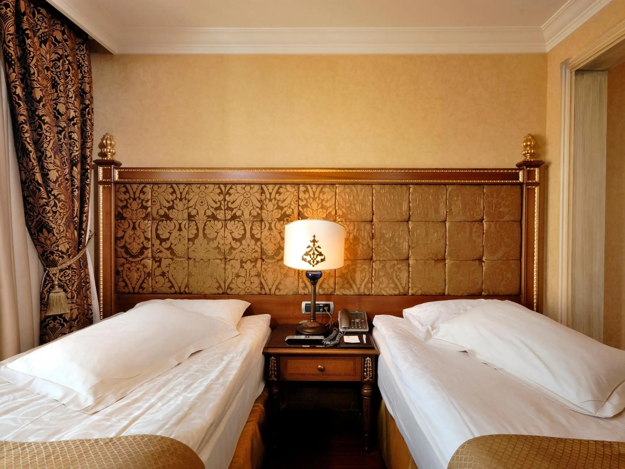 Bed in The Central Palace Taksim