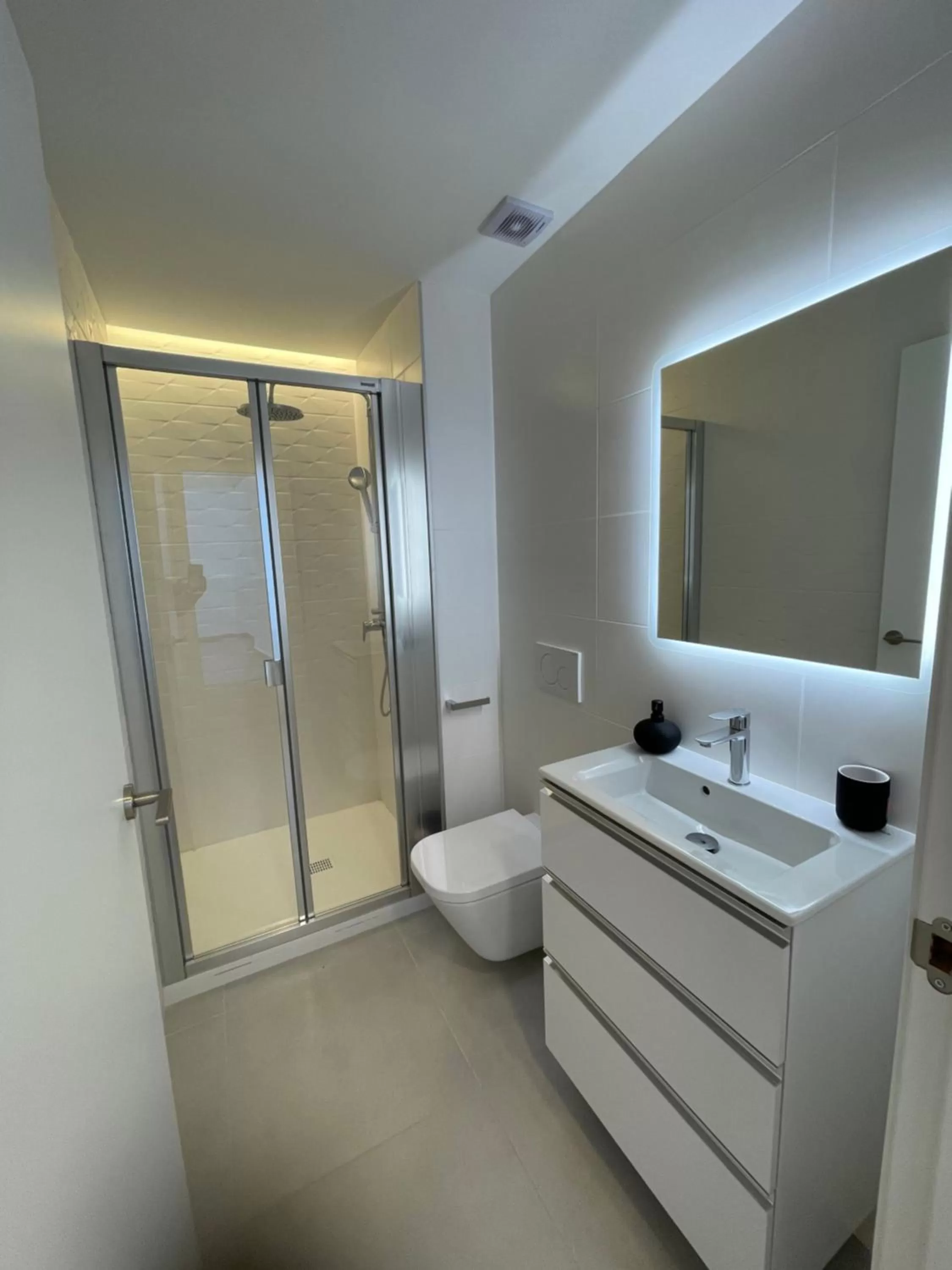 Bathroom in Palm Suites