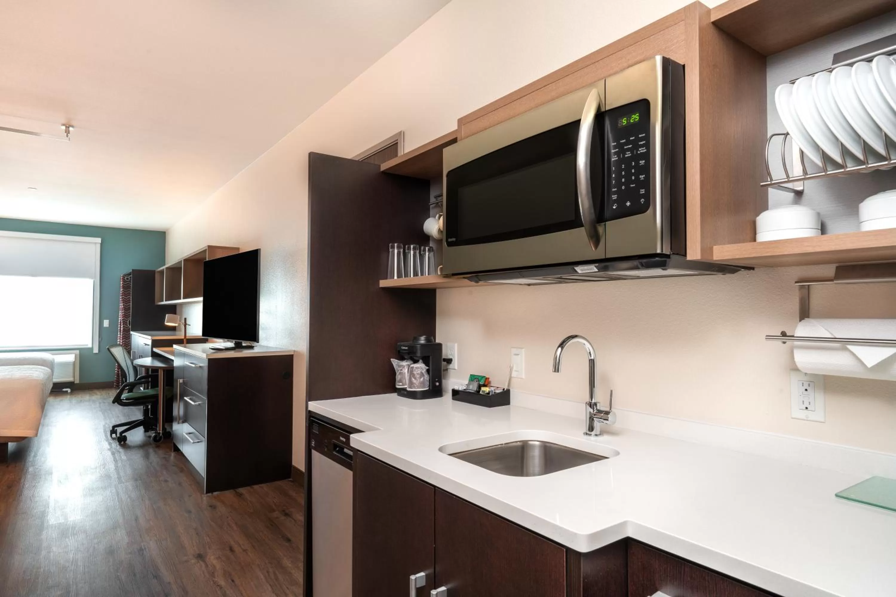 Kitchen or kitchenette in Home2 Suites By Hilton Lake Havasu City