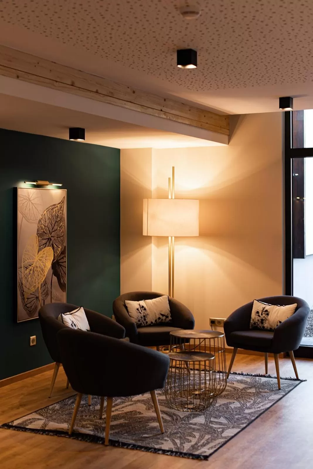 Seating area in L'AO Hôtel & Restaurant L'Aigle d'Or