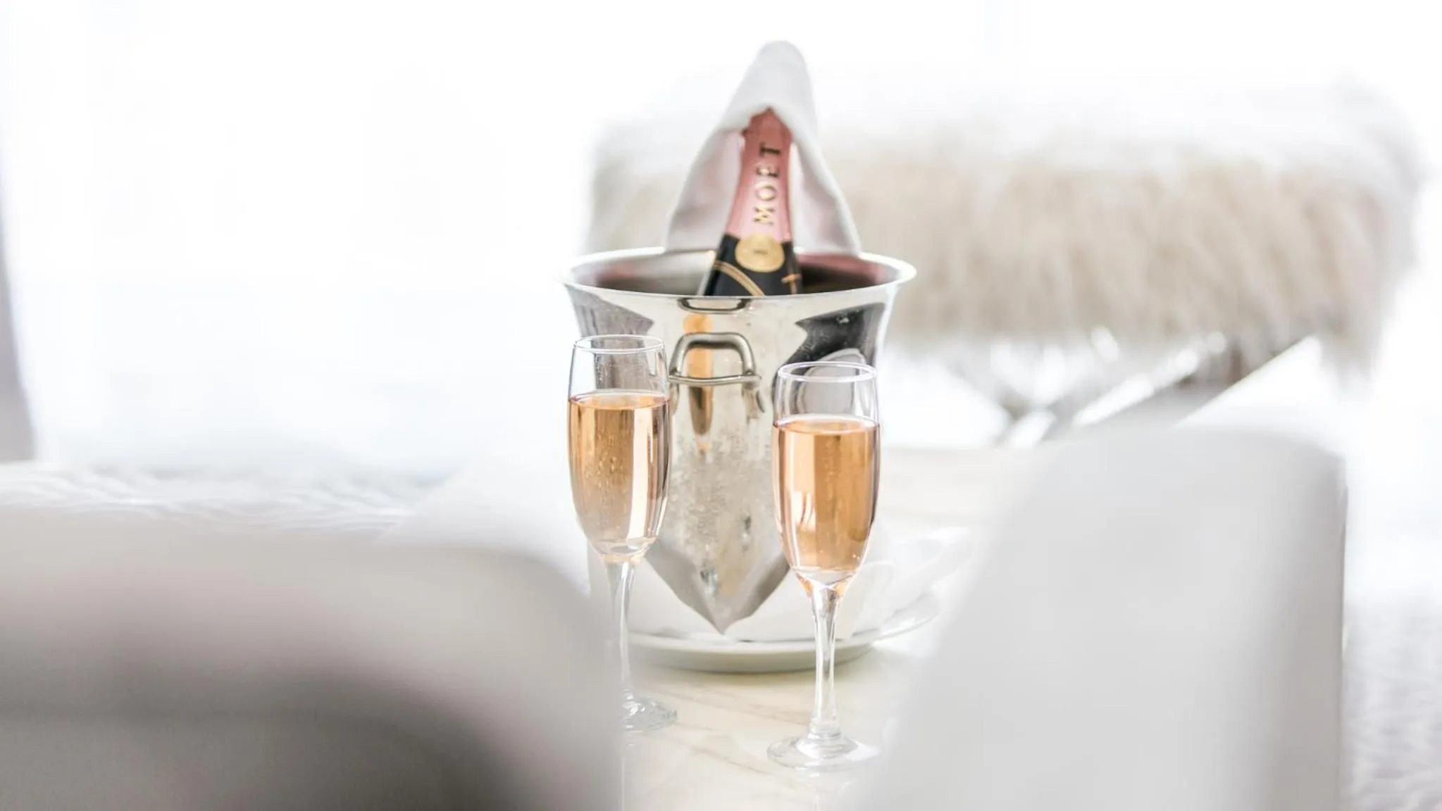 Living room in Royal Palm Hotel