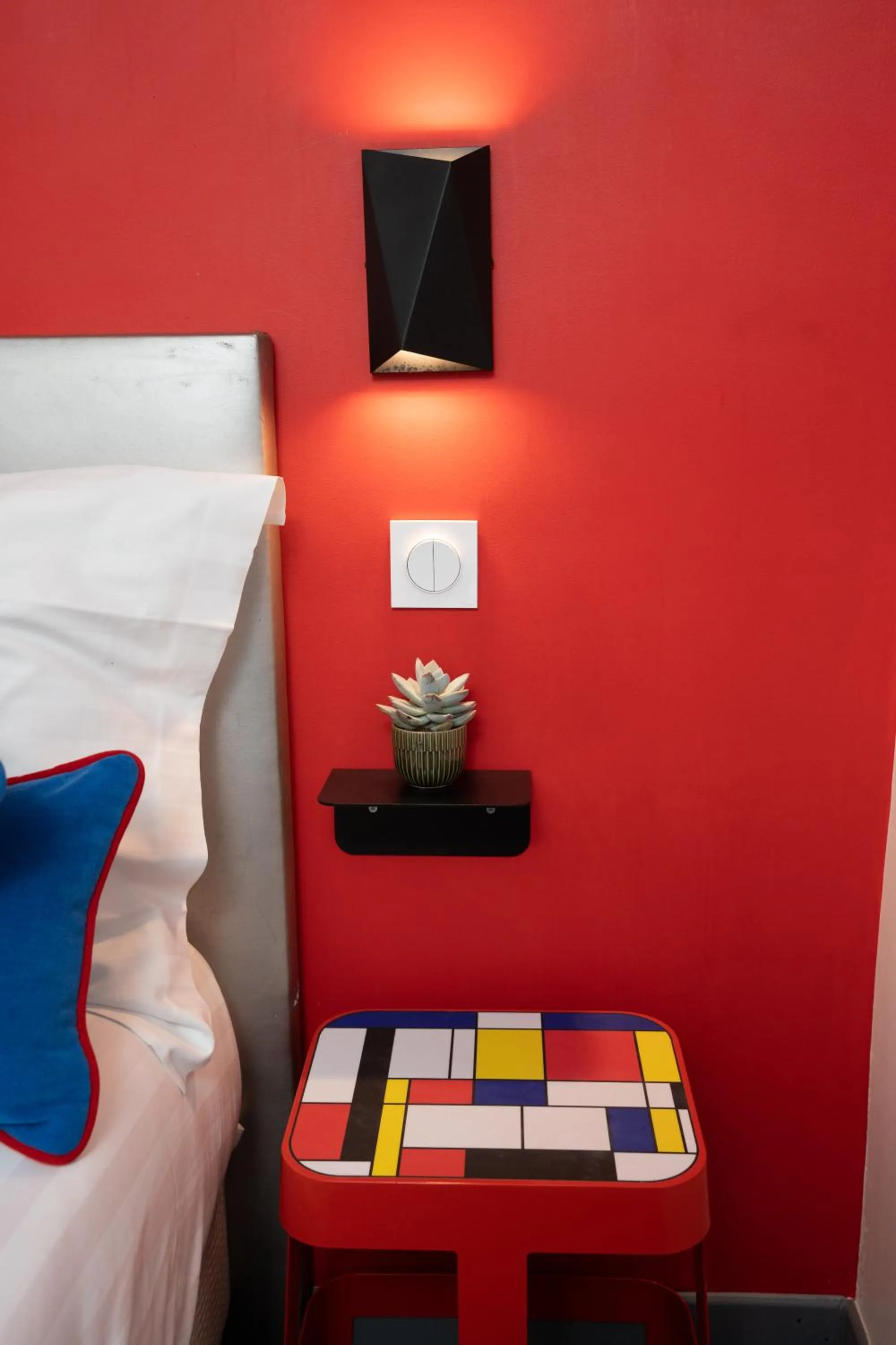 Bed in Hôtel Du Mont Dore Batignolles