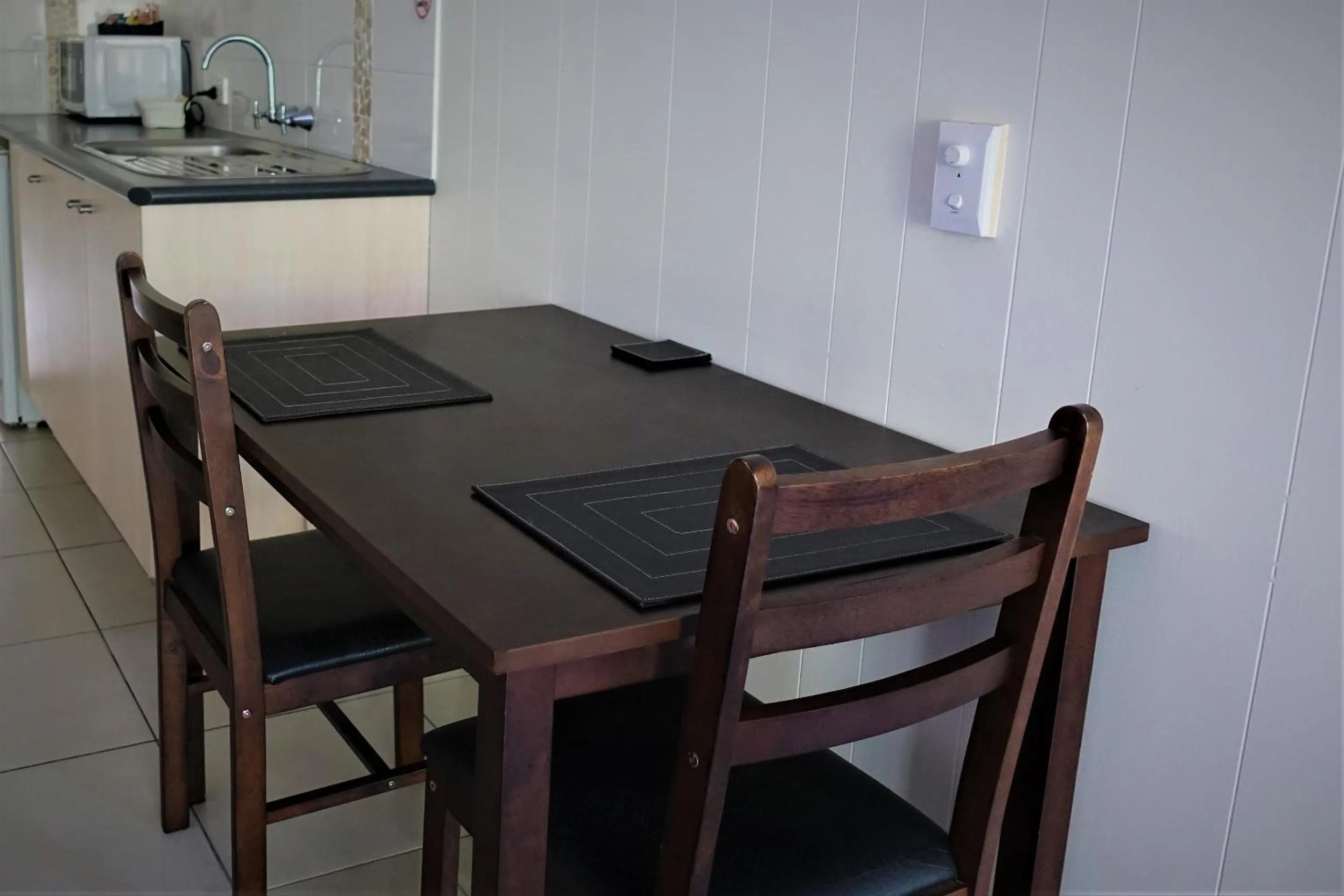 Dining area in Pacific Palms Motor Inn