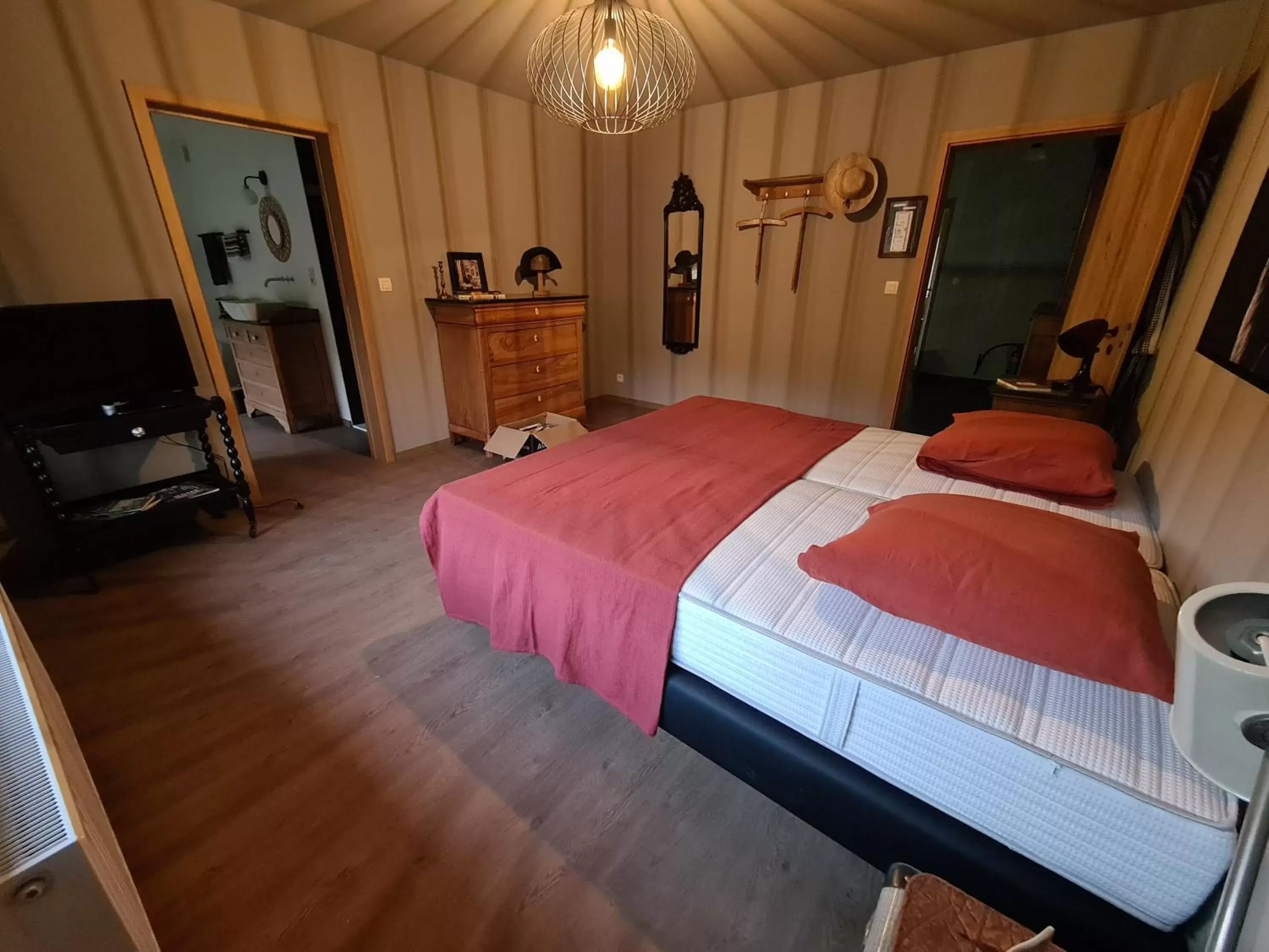 Double Room with Private Bathroom in Le Clos des Brumes Double Room with Private Bathroom in Le Clos des Brumes