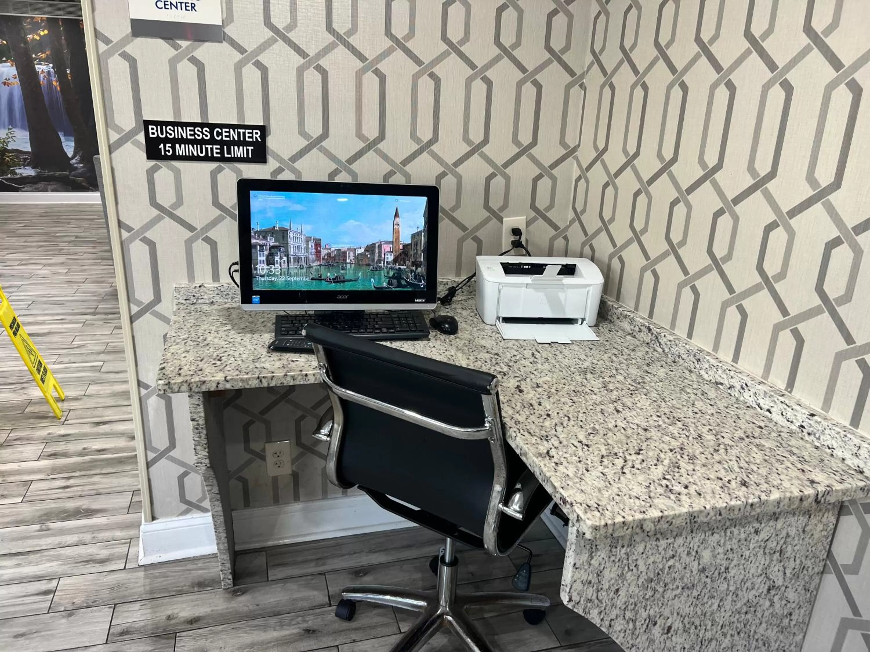 Business facilities in Clarion Pointe - Greensboro Coliseum Area