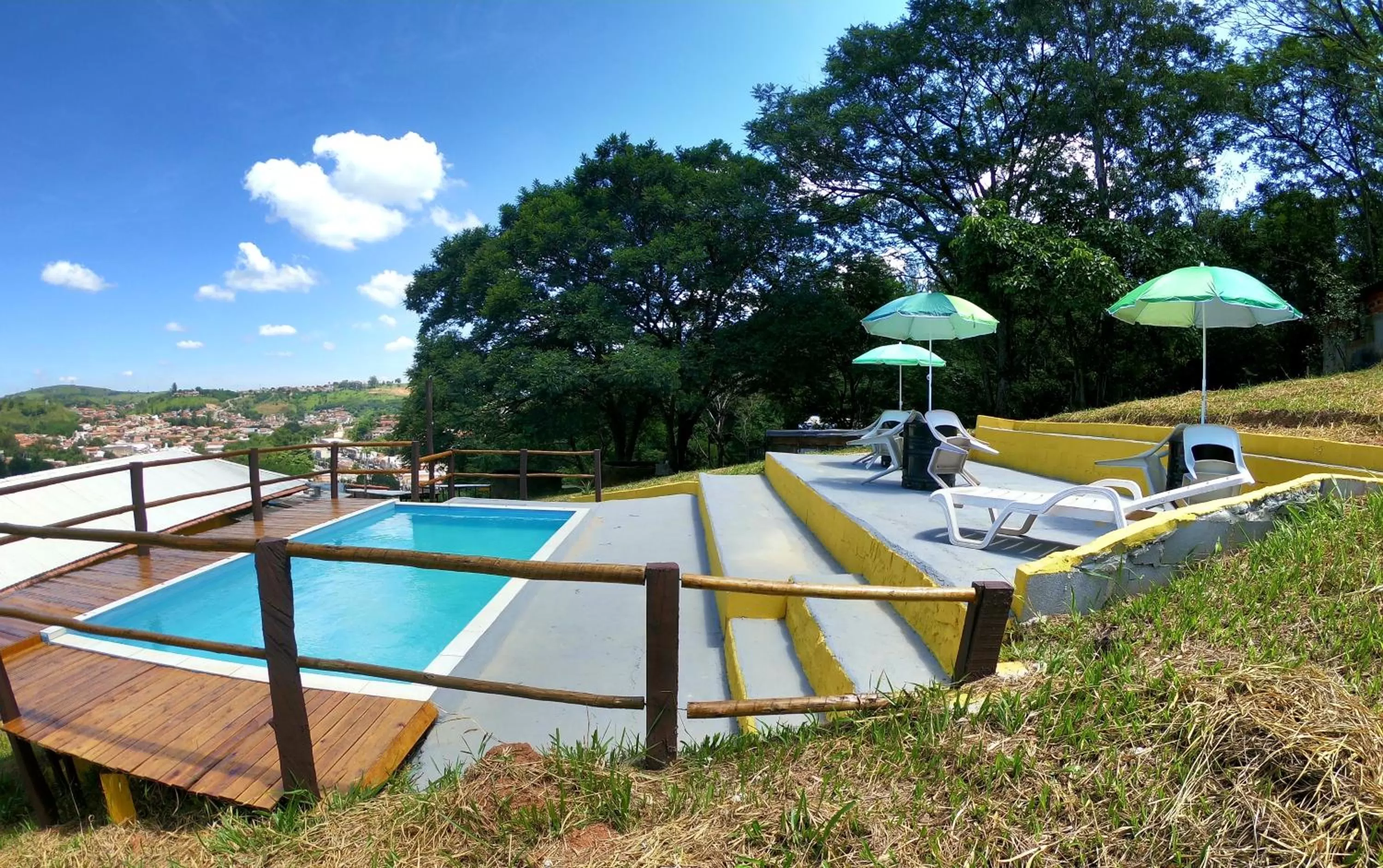 Swimming pool in Pousada Solar da Montanha