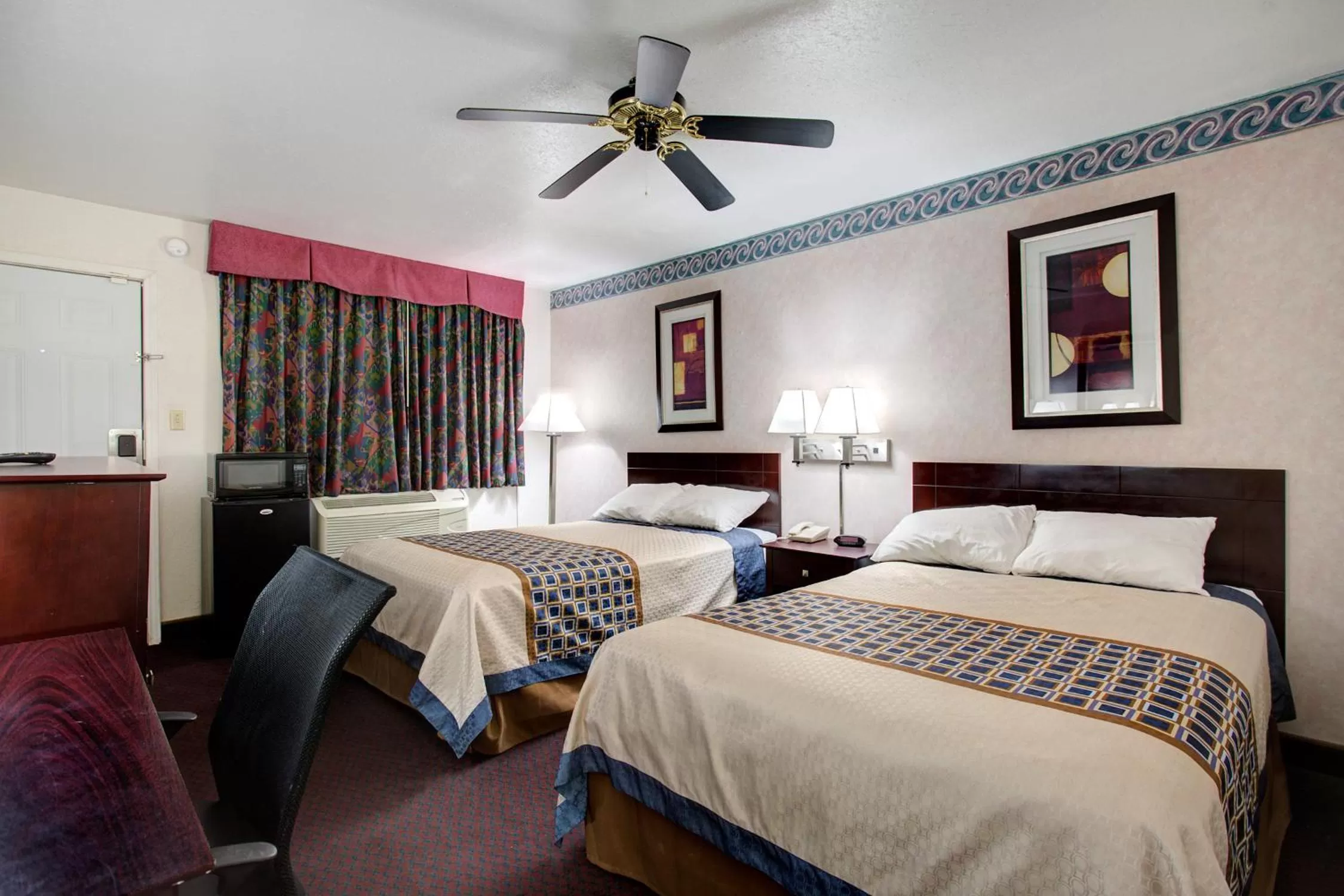 Photo of the whole room, Bed in Carlsbad Inn , New Mexico