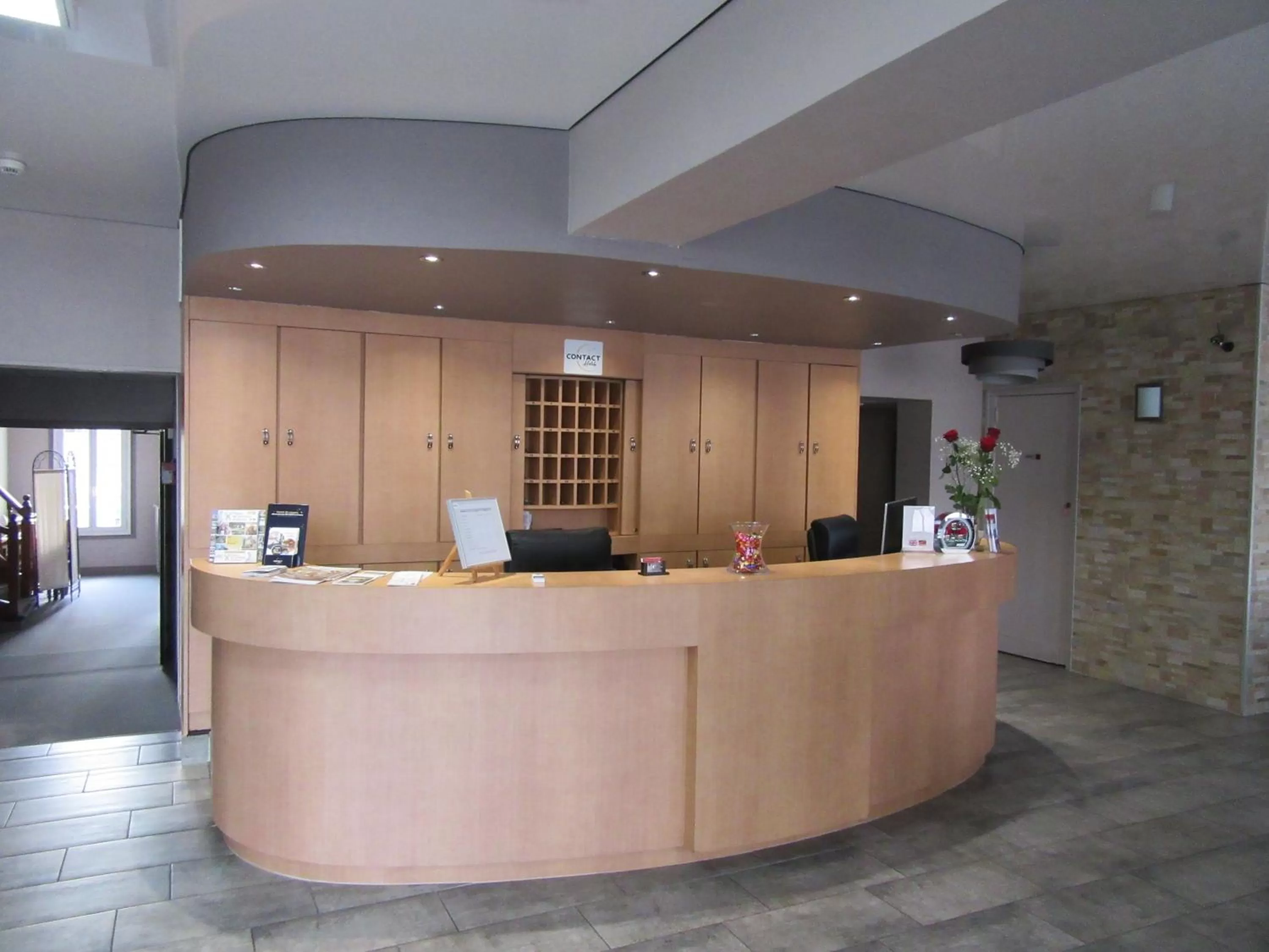 Lobby or reception in Contact Hotel de France