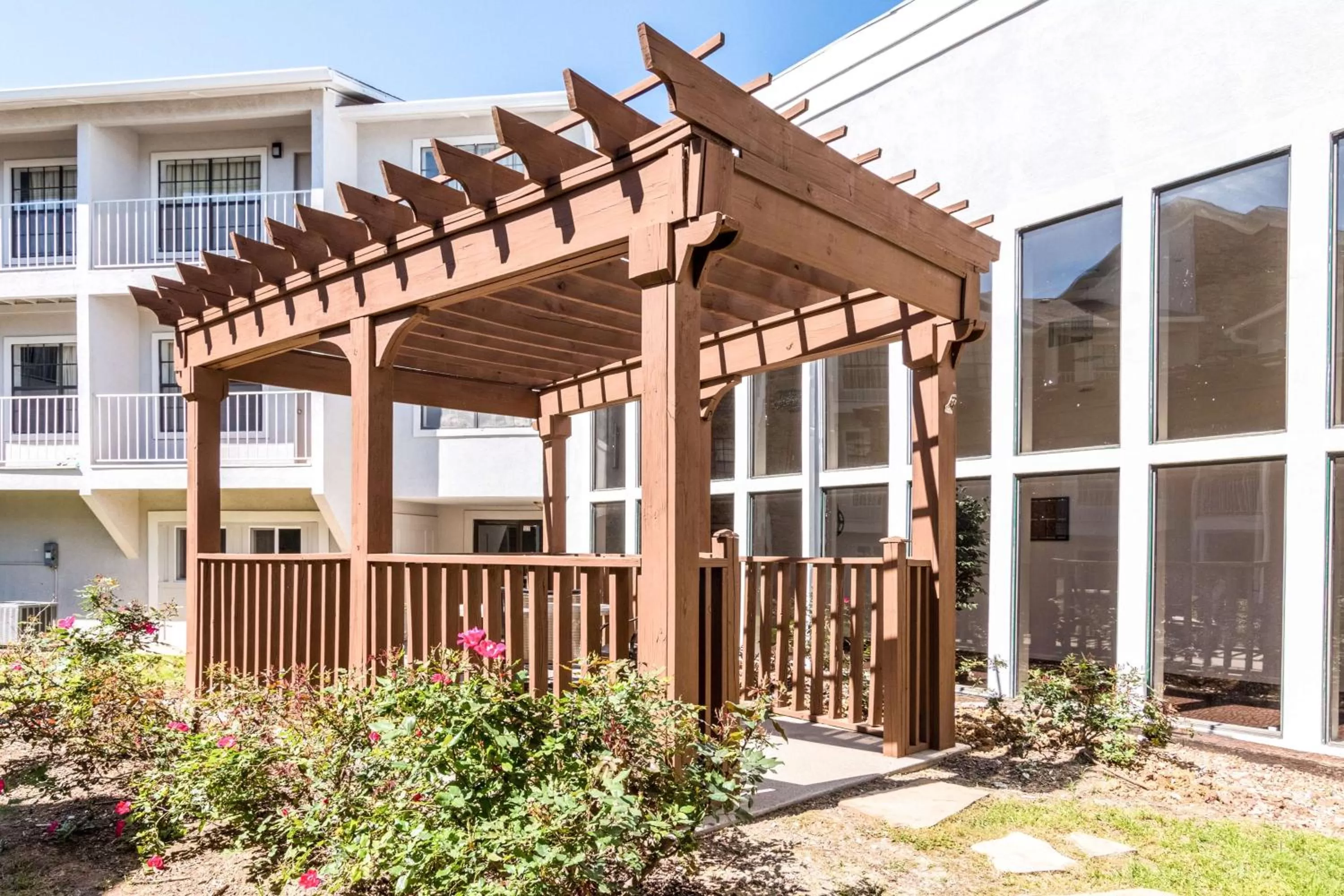 Property building in Studio 6-Arlington, TX