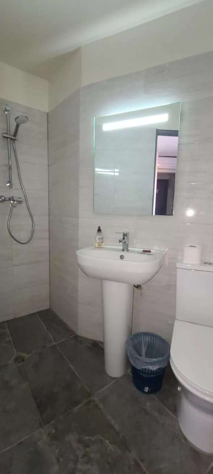 Shower in ESPERANCE HOTEL