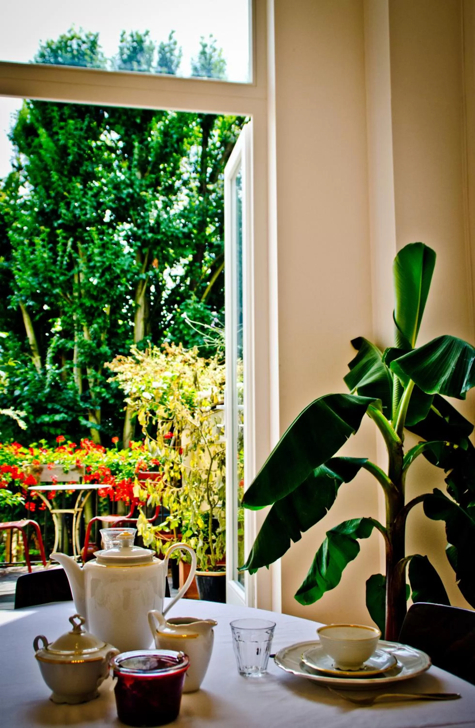 Restaurant/places to eat in House Ninety Guesthouse