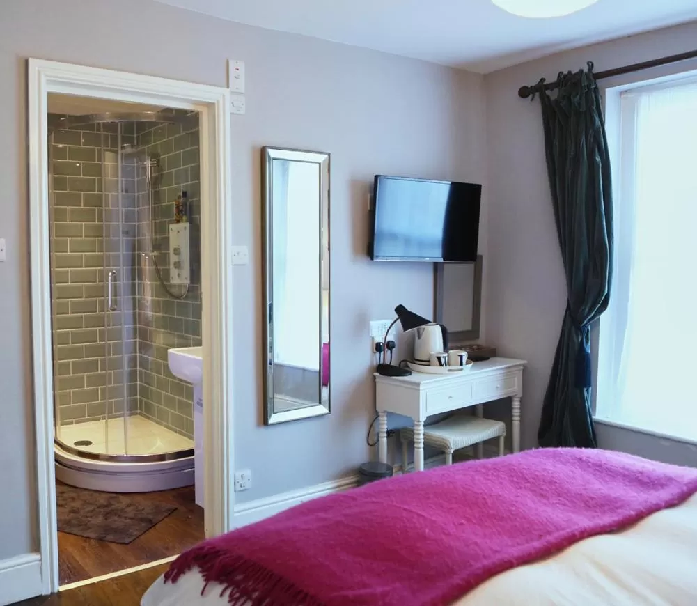 TV and multimedia, Bed in The Dark Horse Pub