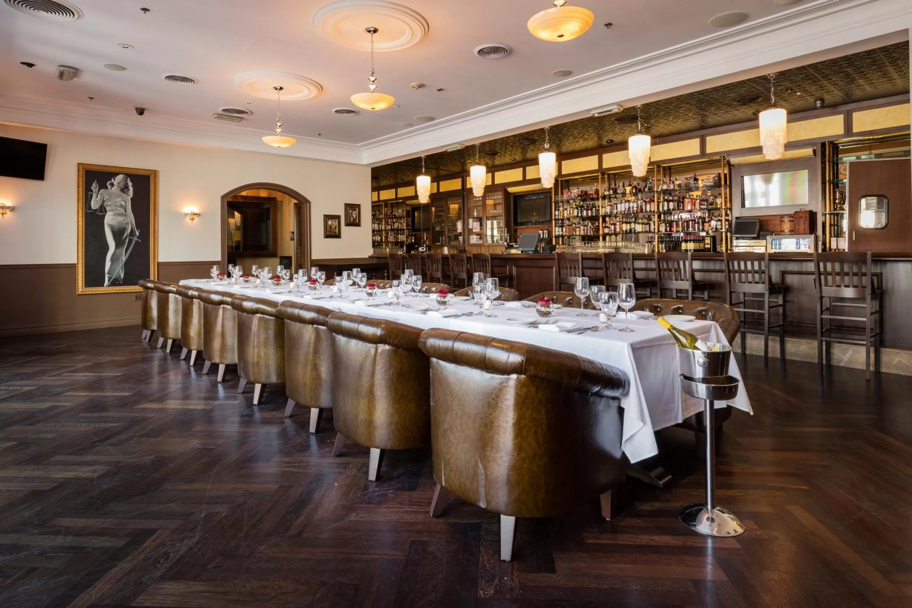 Restaurant/places to eat in Downtown Grand Hotel & Casino