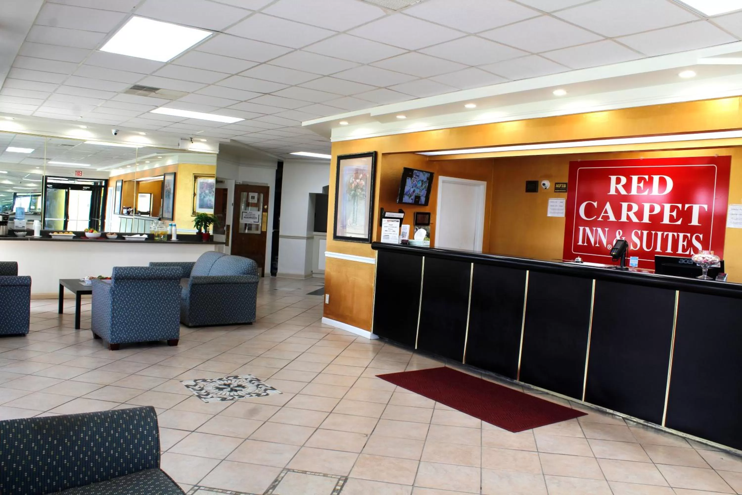 Lobby or reception in Red Carpet Inn Kinston