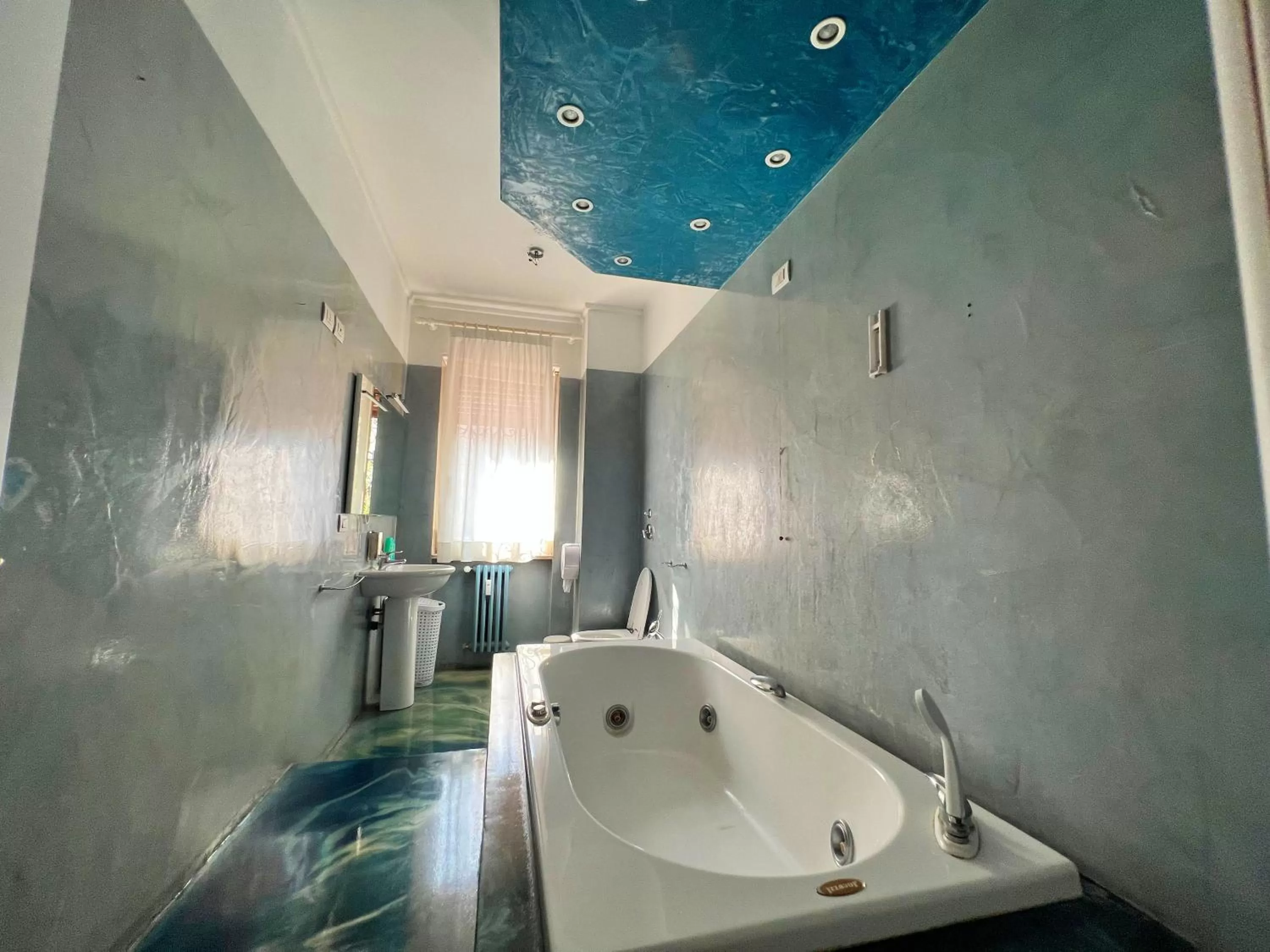 Bathroom in APPARTME Guest House Seveso 40