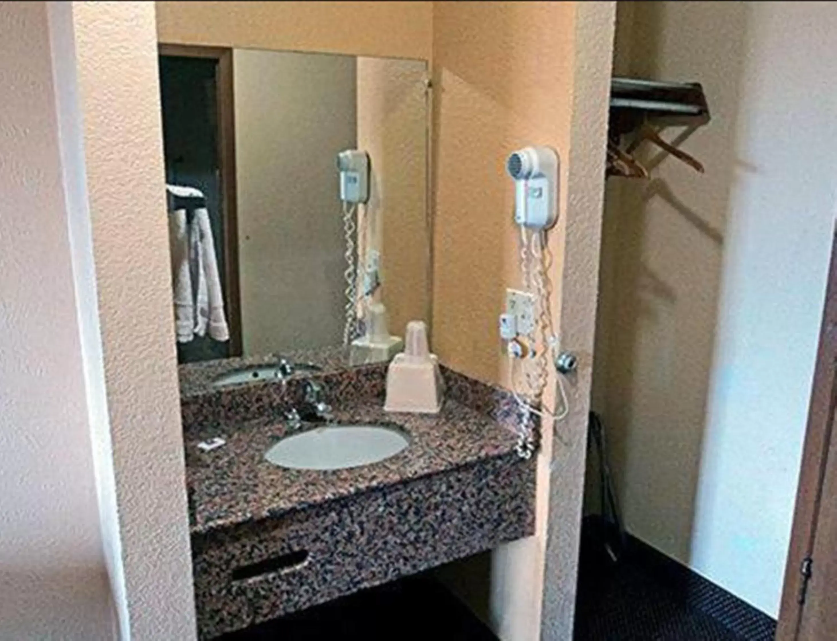 Suite - single occupancy - Non-Smoking in Motel 6-Moriarty, NM Suite - single occupancy - Non-Smoking in Motel 6-Moriarty, NM