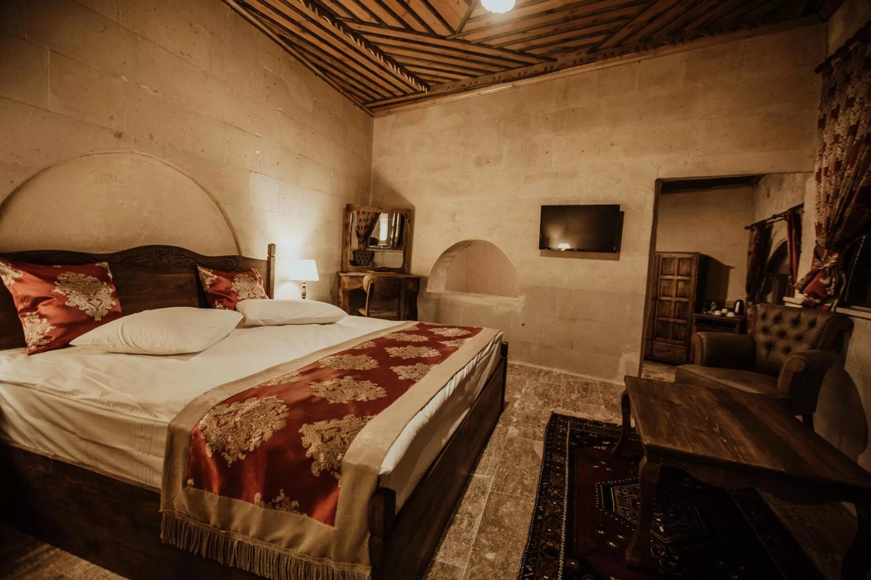 Bed in Kismet Cave Mansion