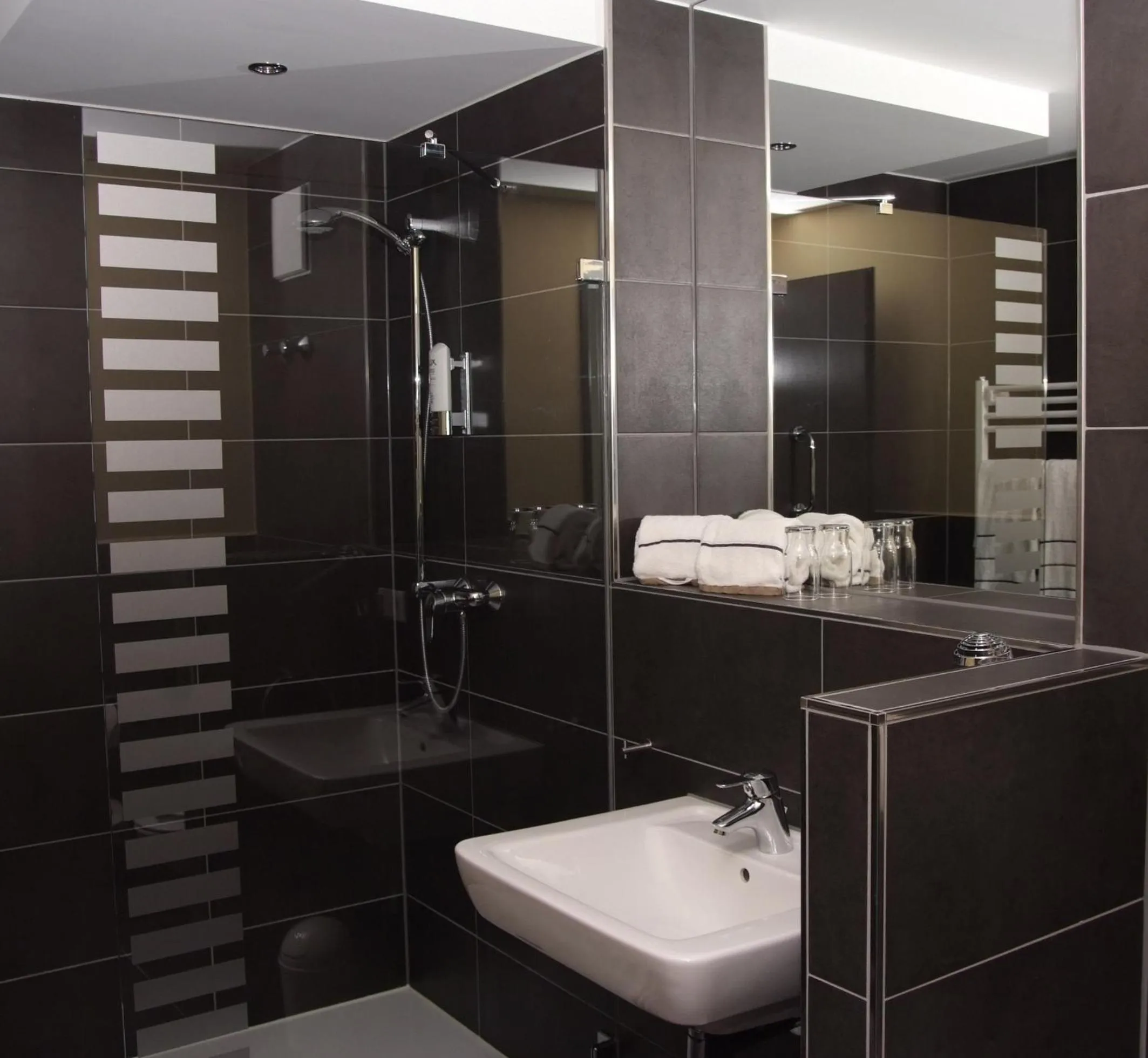 Bathroom in Hotel Central Regensburg CityCentre, Sure Hotel Collection by Best Western