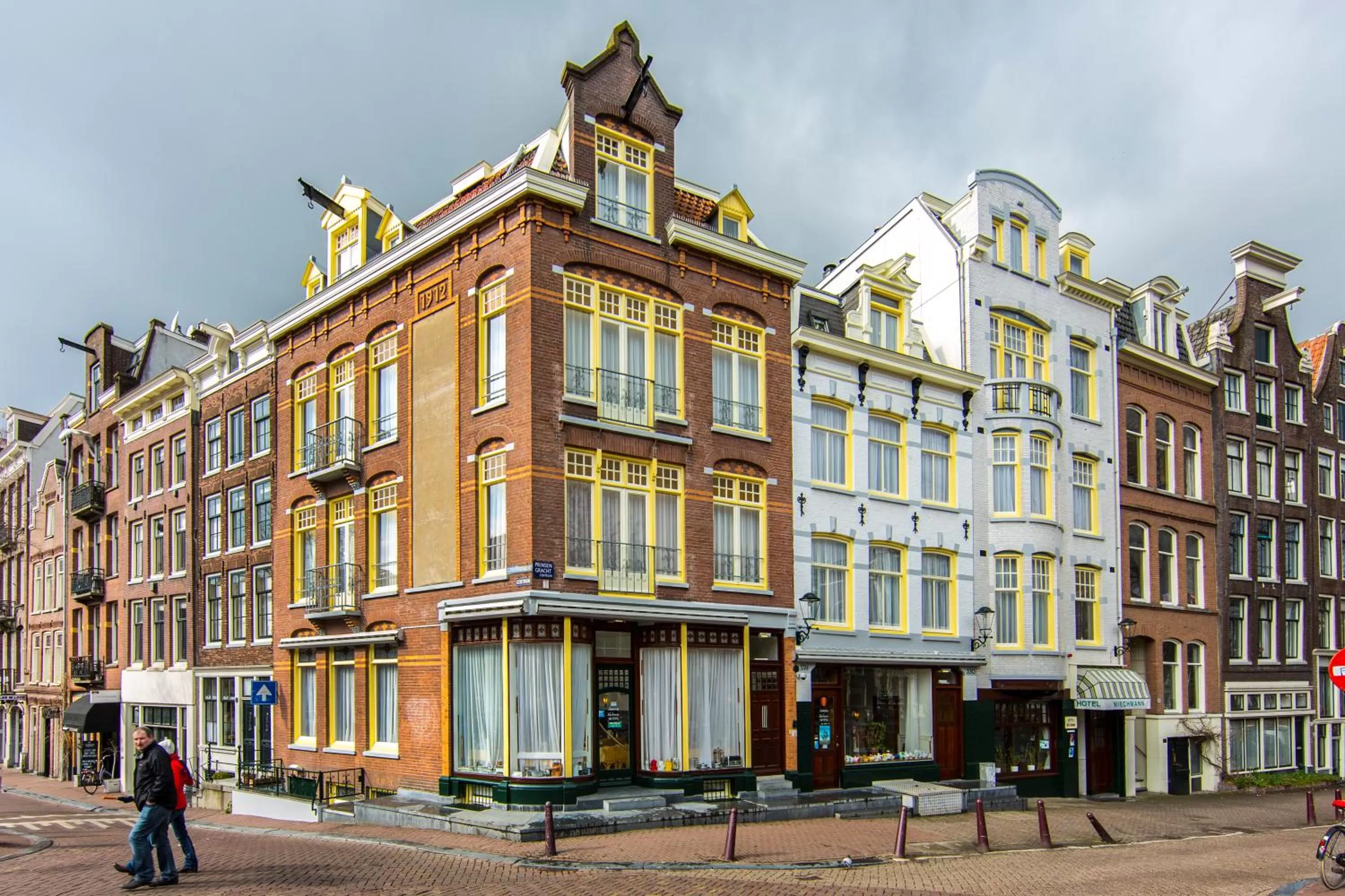 Property building in Amsterdam Wiechmann Hotel