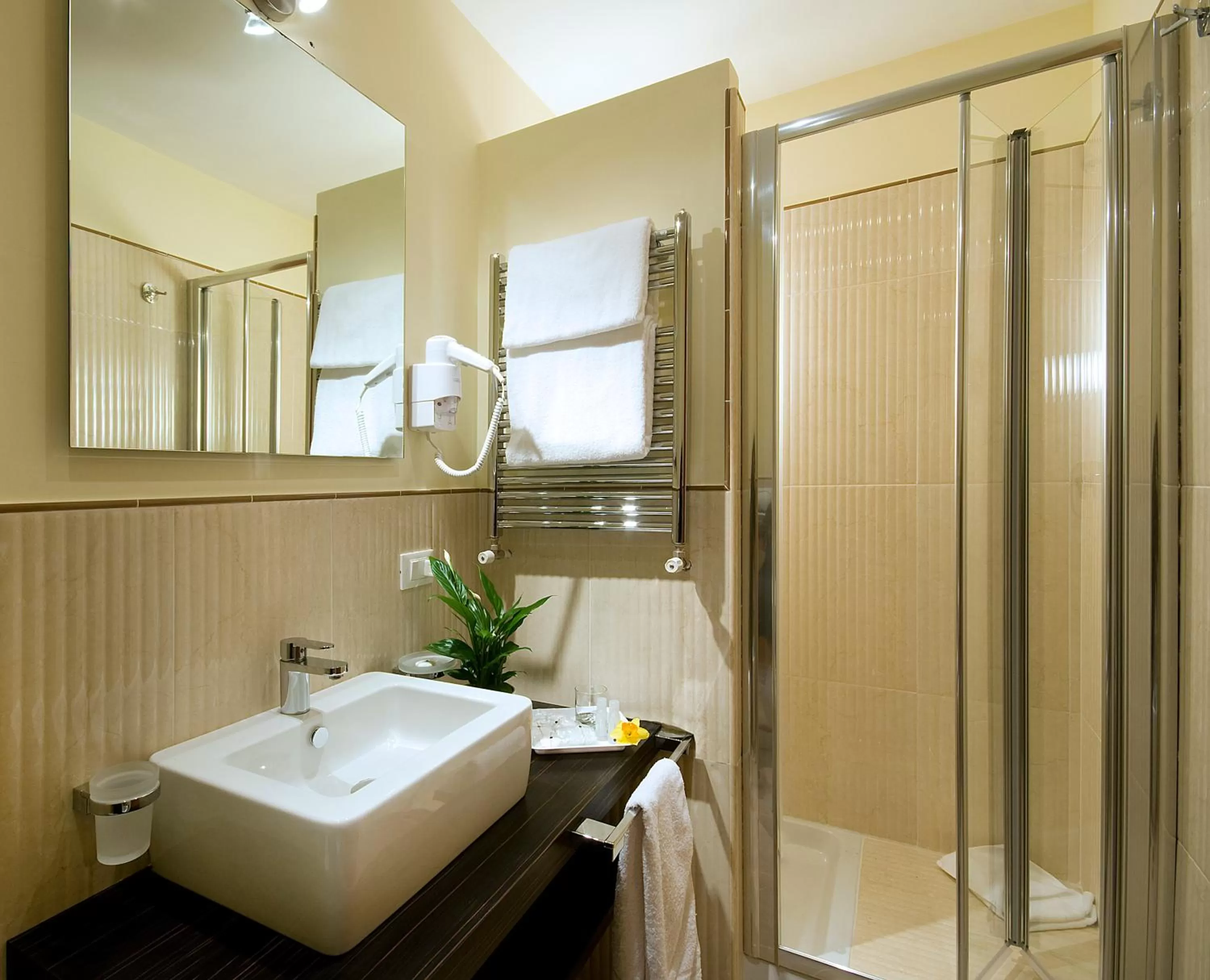 Bathroom in Rome Garden Hotel