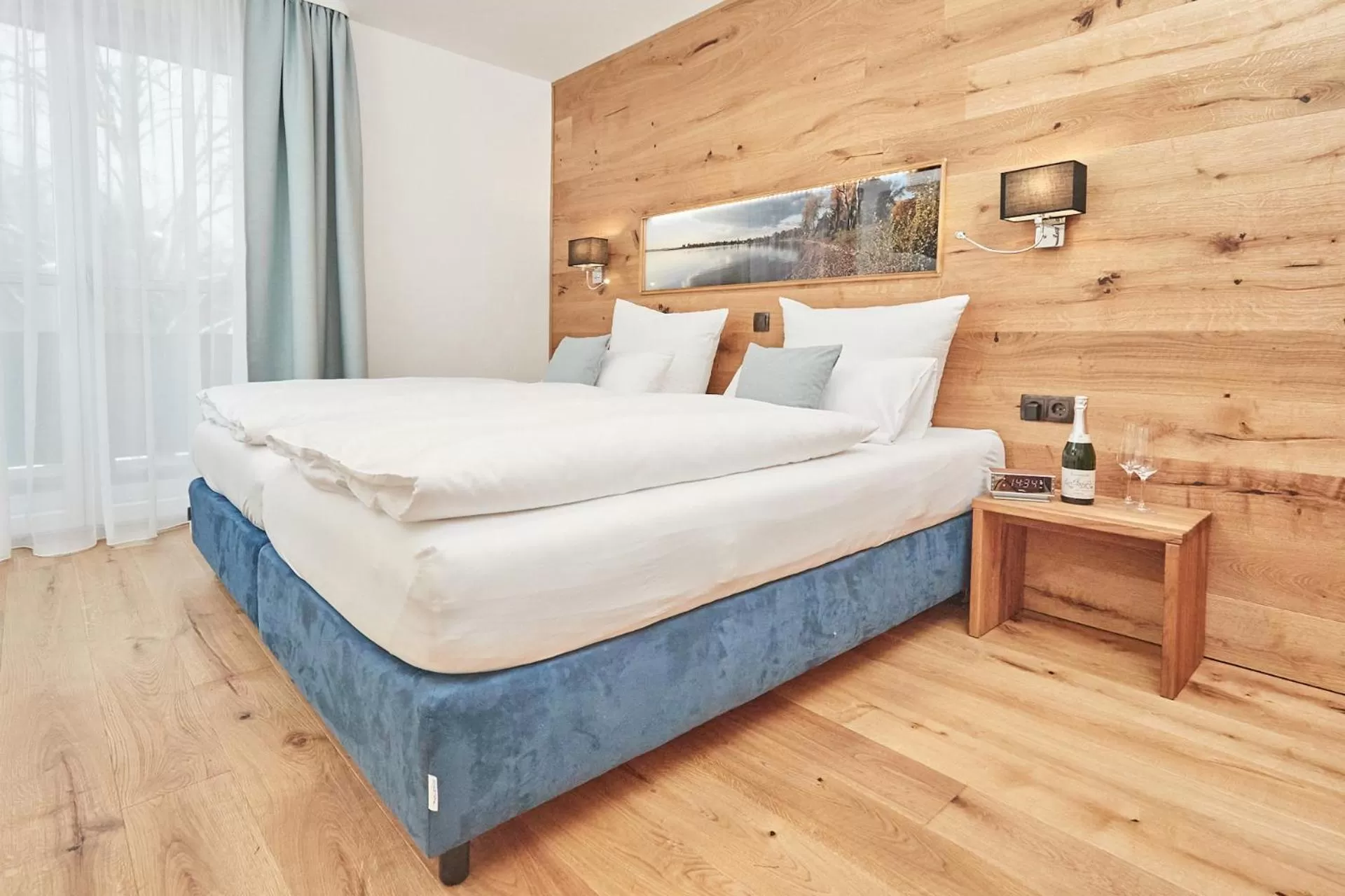 Photo of the whole room, Bed in Zum Fischer am See ***S