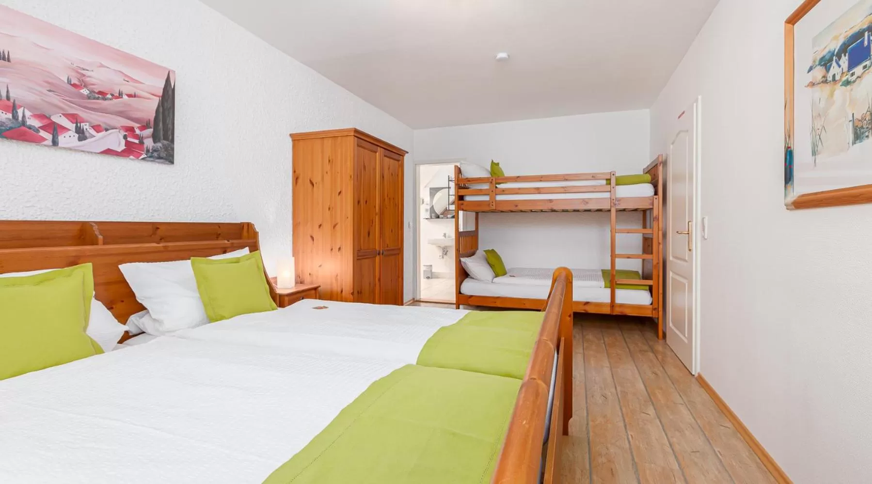 Photo of the whole room, Bed in Hotel Landgasthof Hölzer