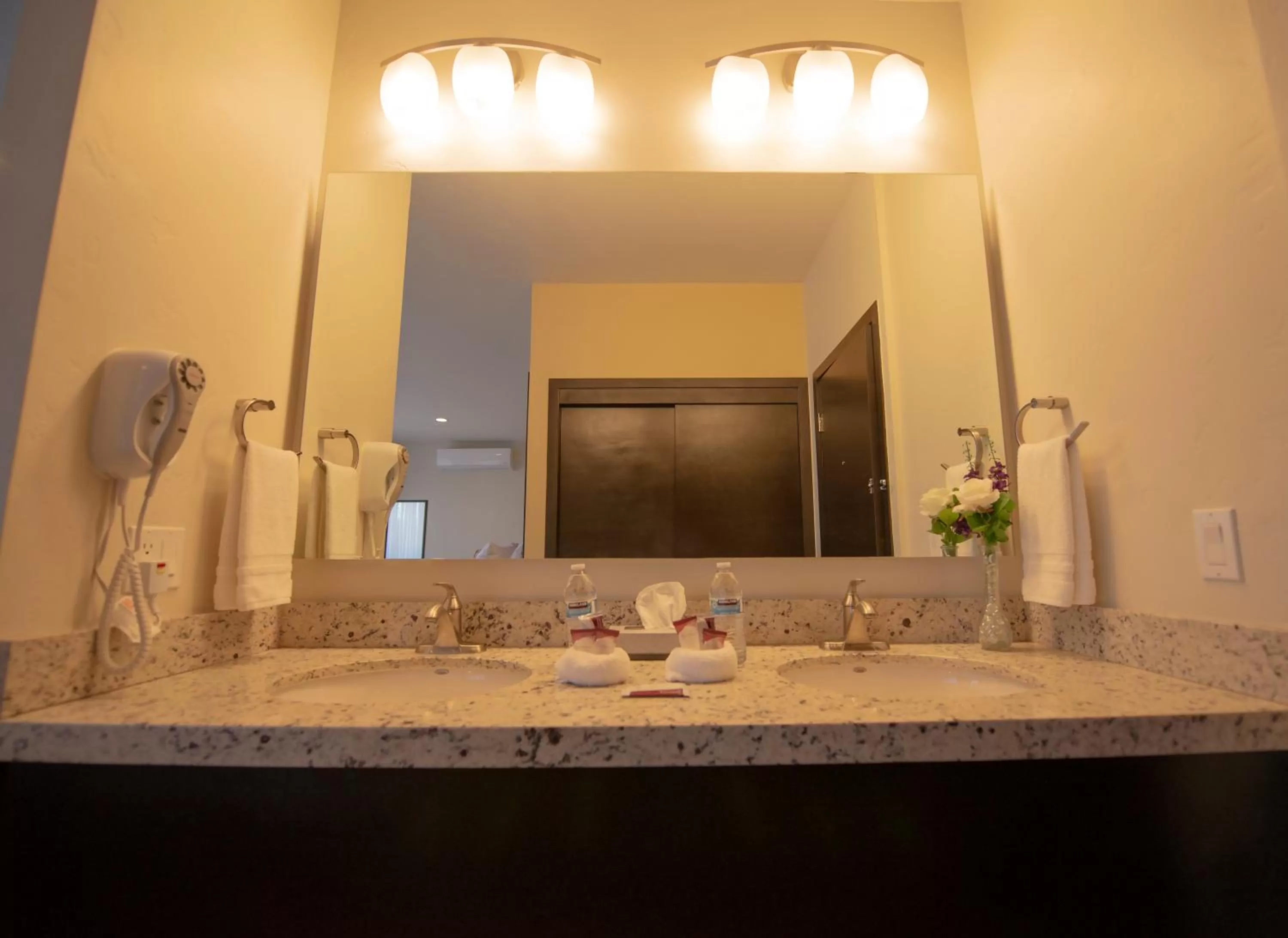 Bathroom in Hotel America