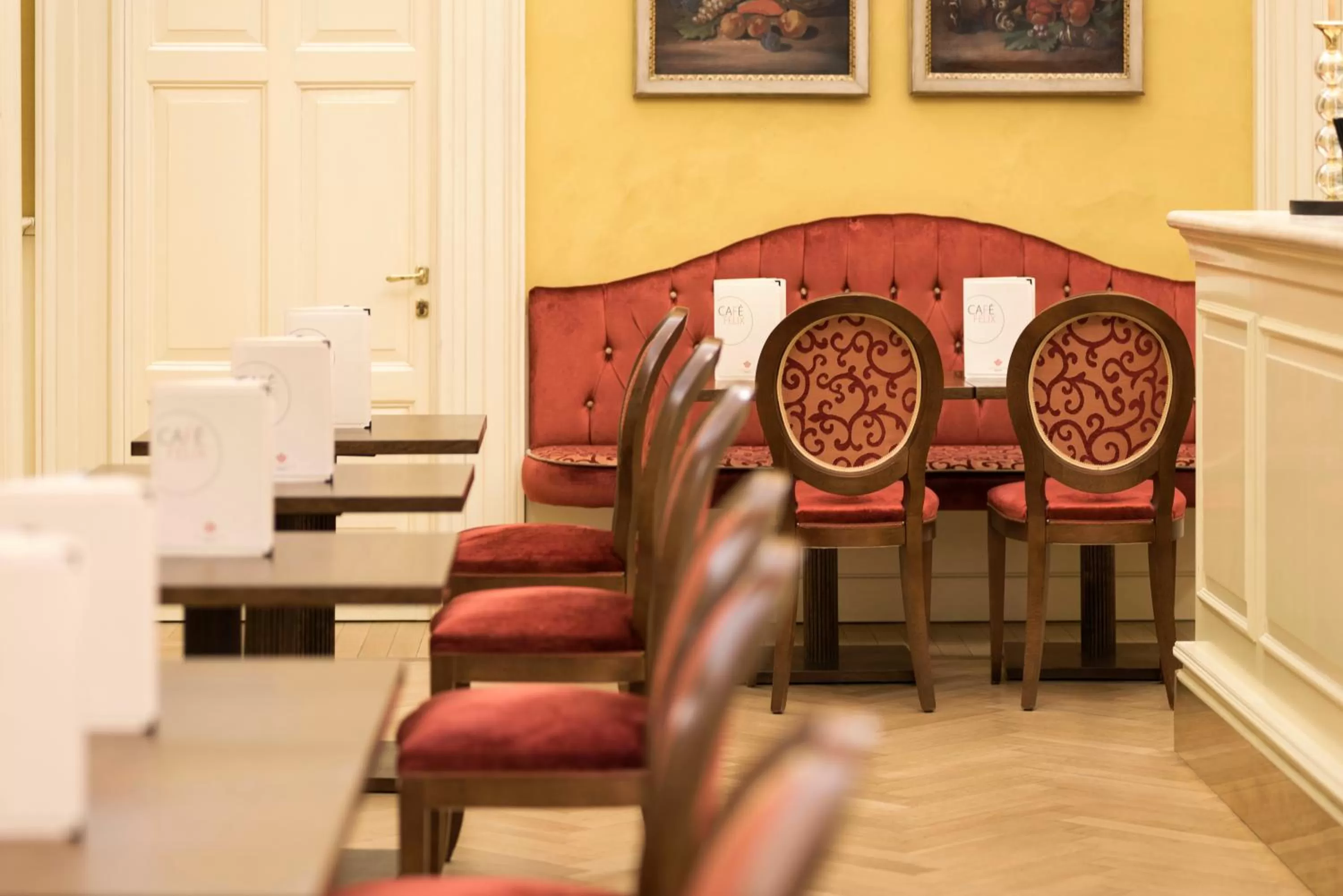 Lounge or bar in Grand Hotel della Posta, WorldHotels Distinctive