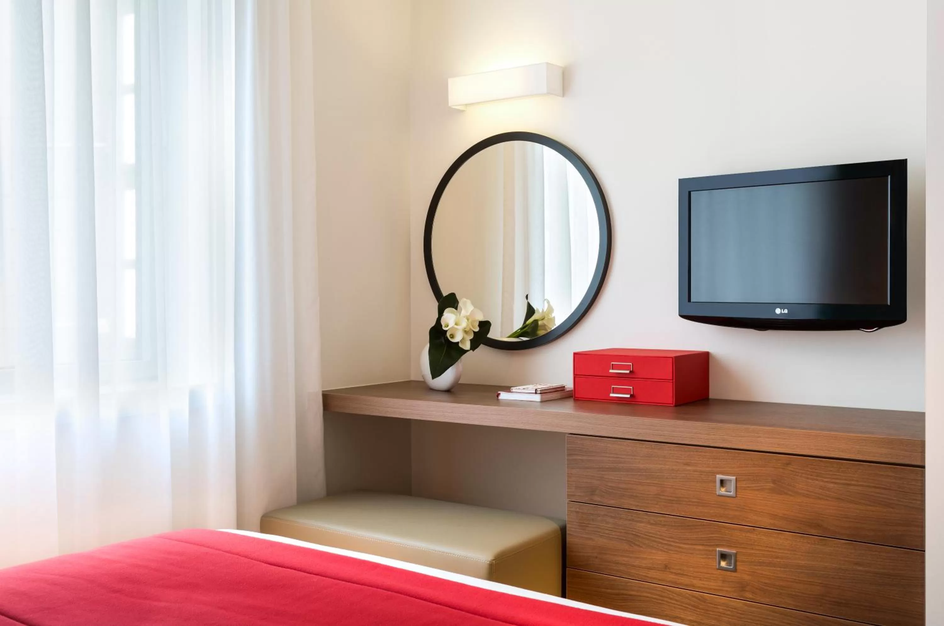TV and multimedia, Bed in Citadines Place d'Italie Paris